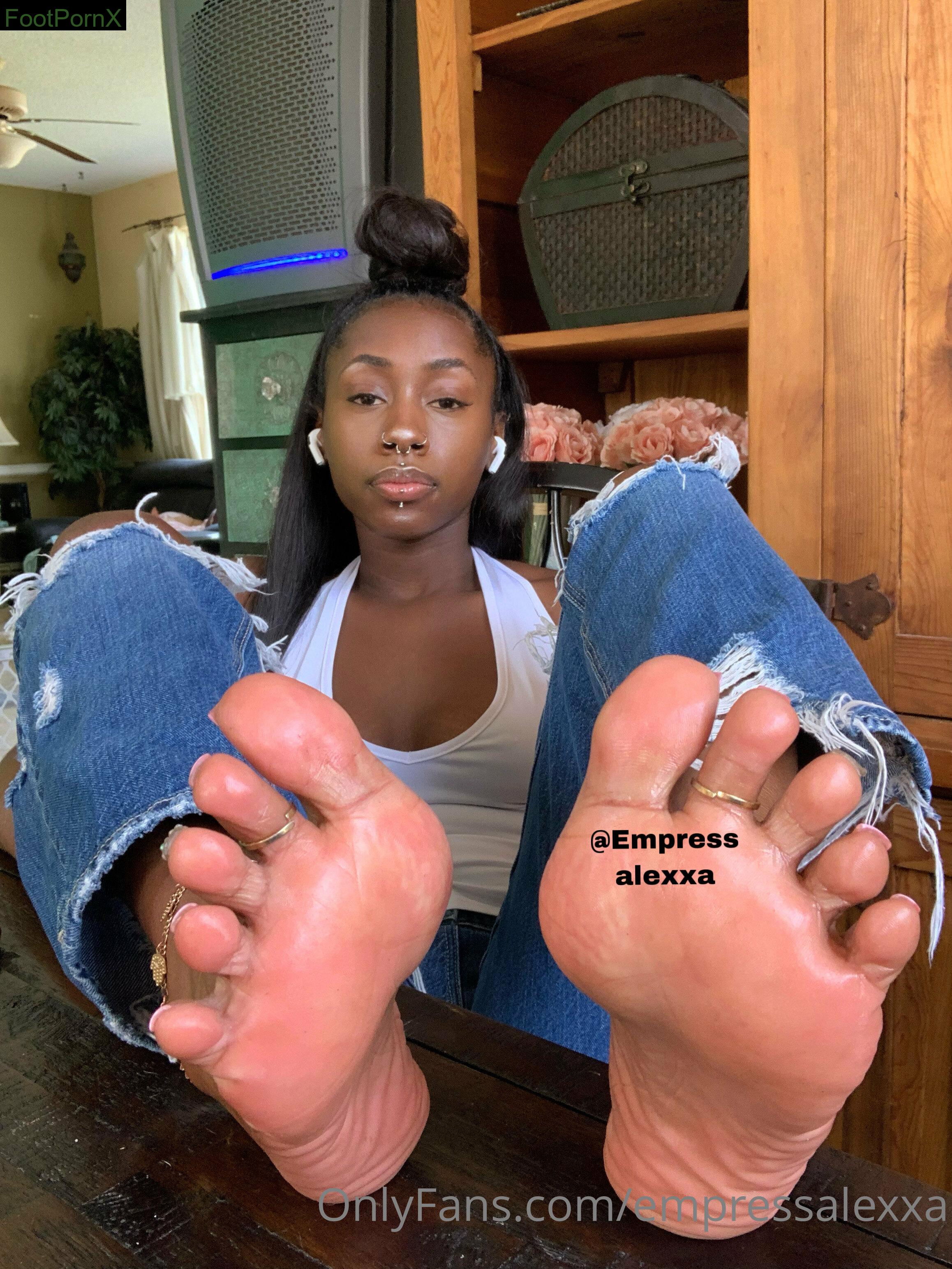 empressalexxa feet photo 24