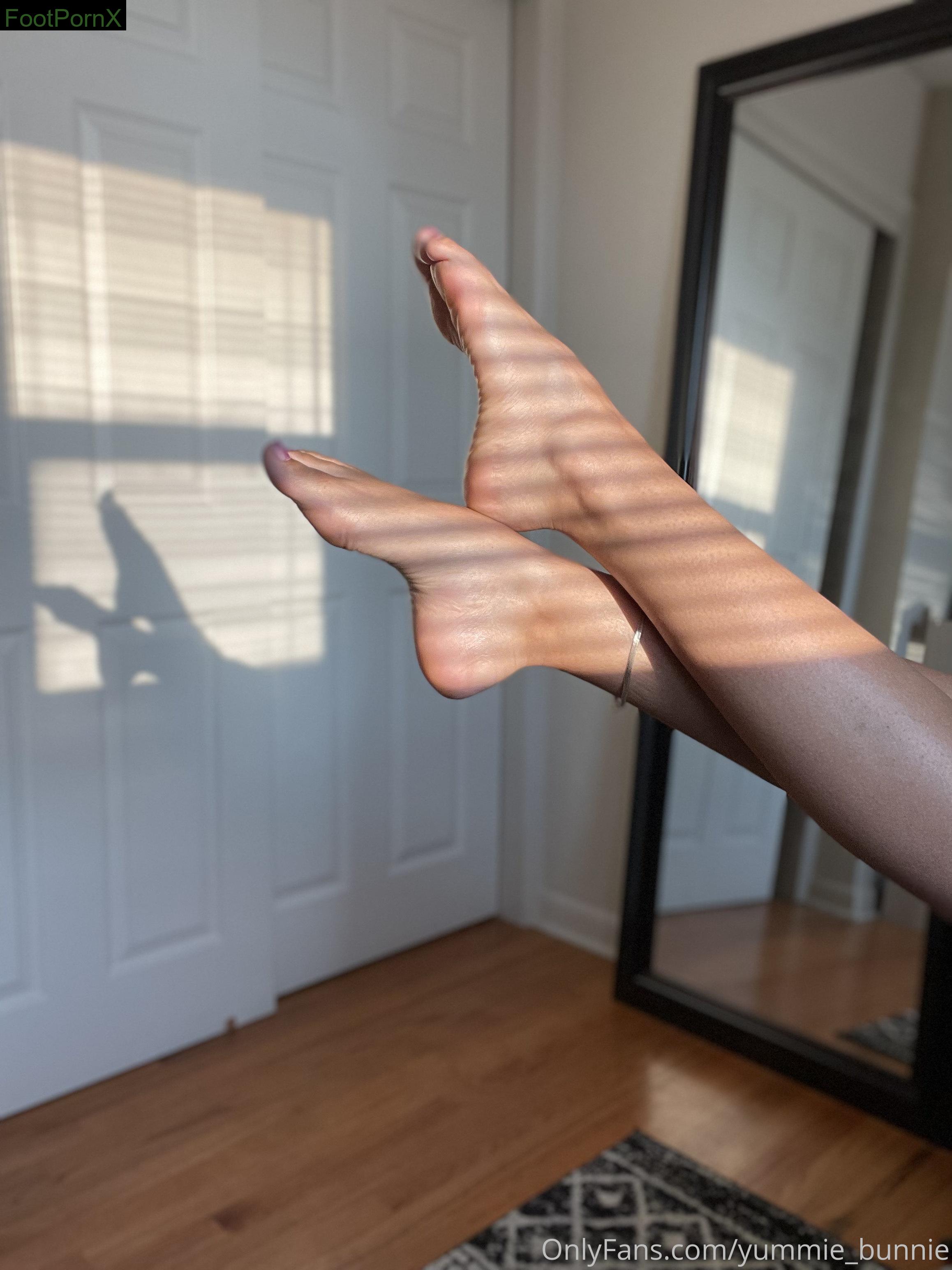 yummie_bunnie feet photo 10
