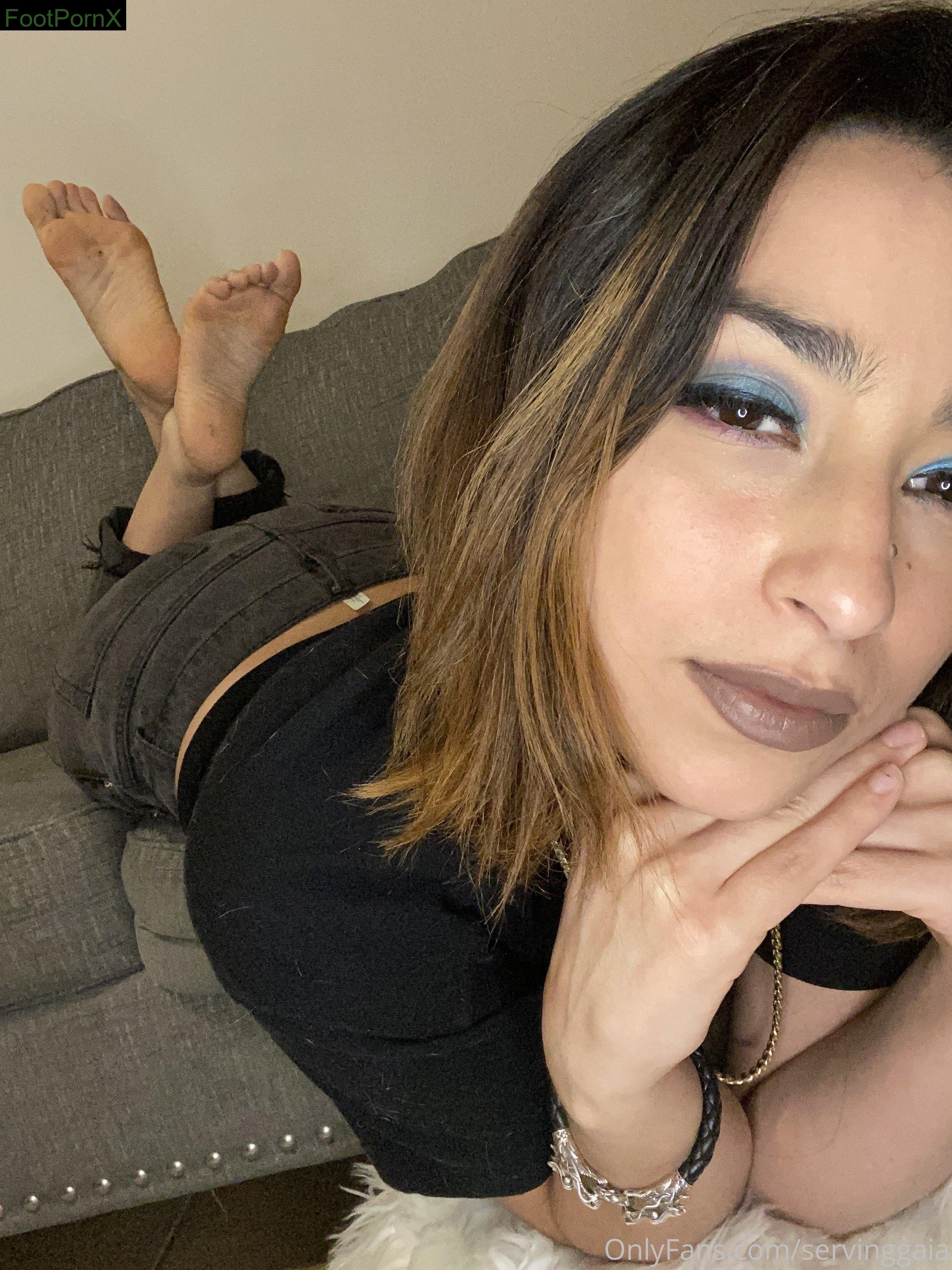 servinggaia feet photo 3