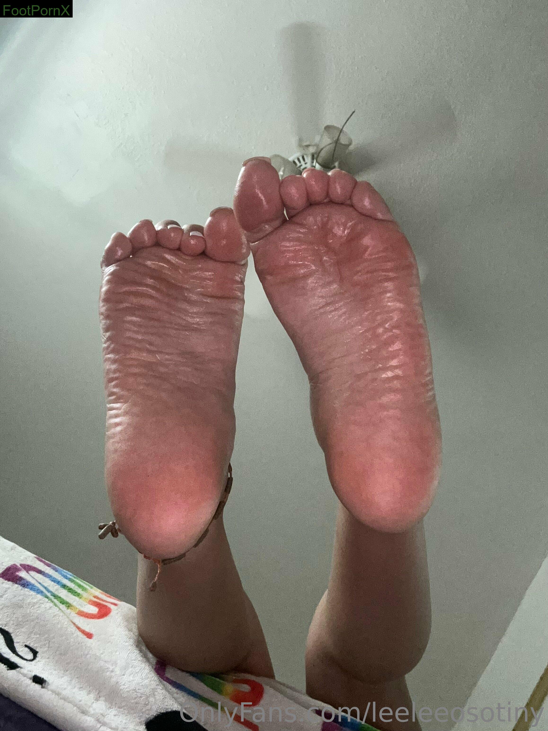 leeleeosotiny feet photo 11