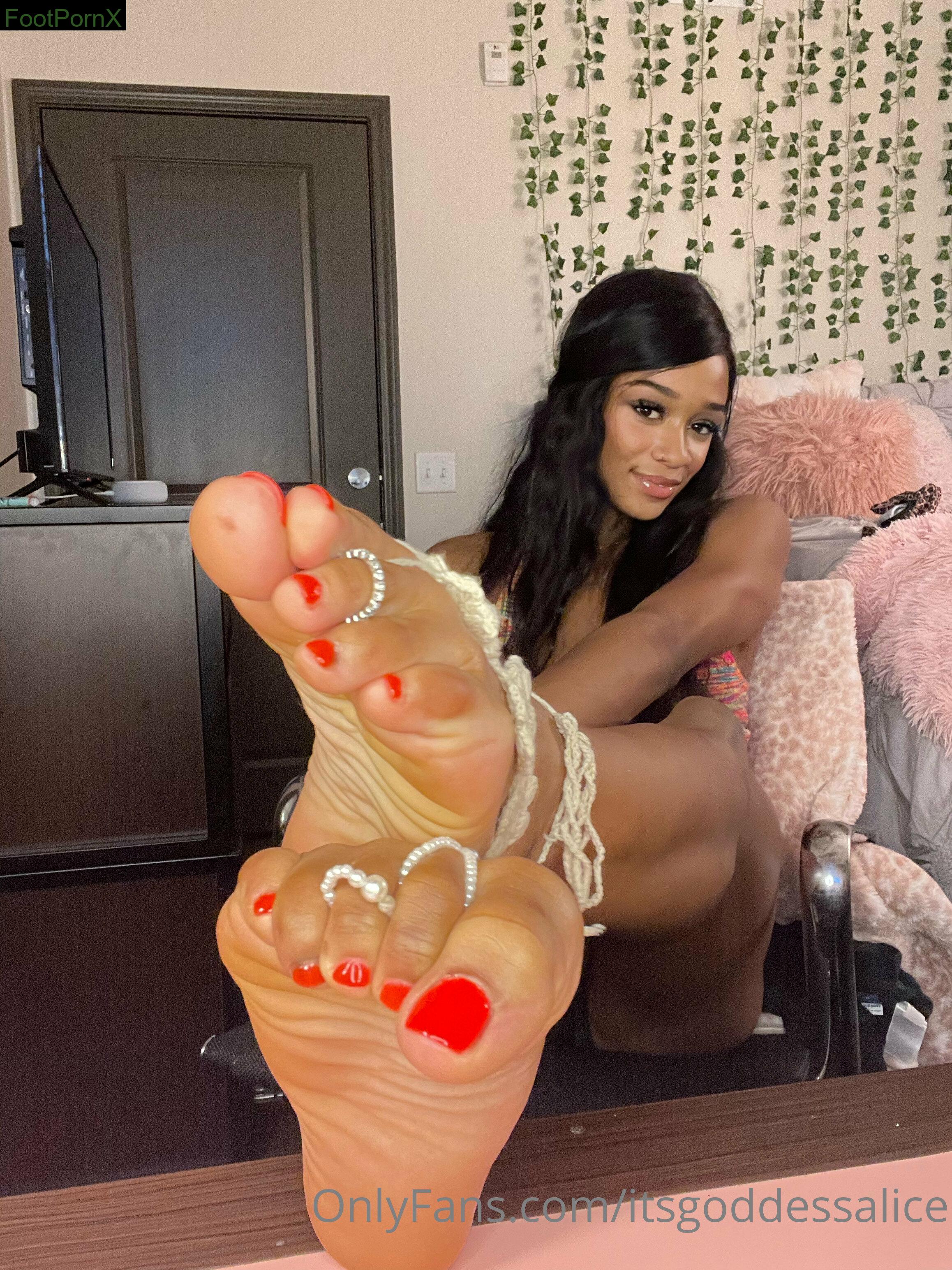 itsgoddessalice feet photo 20