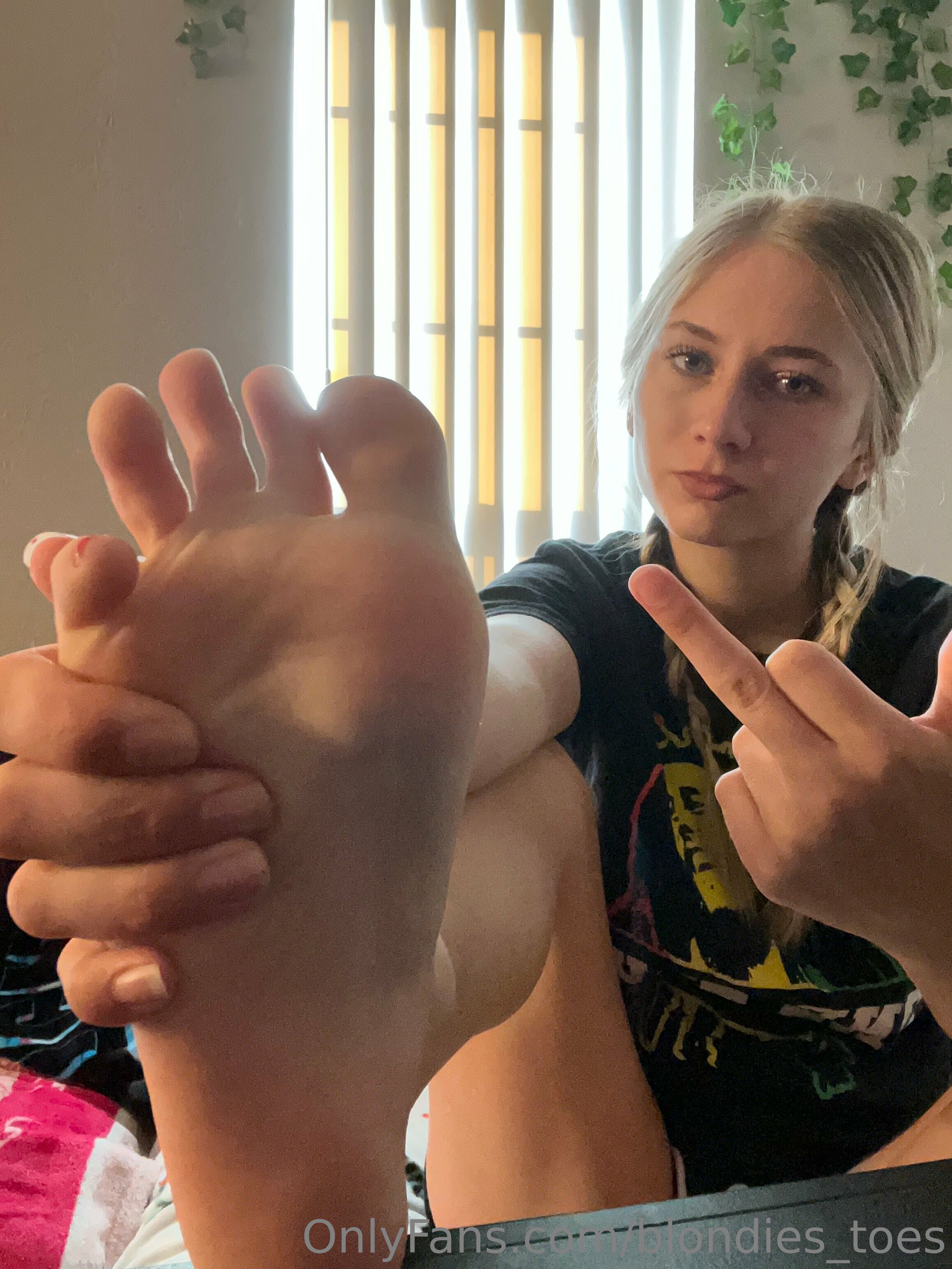 brees_feet1 feet photo 24