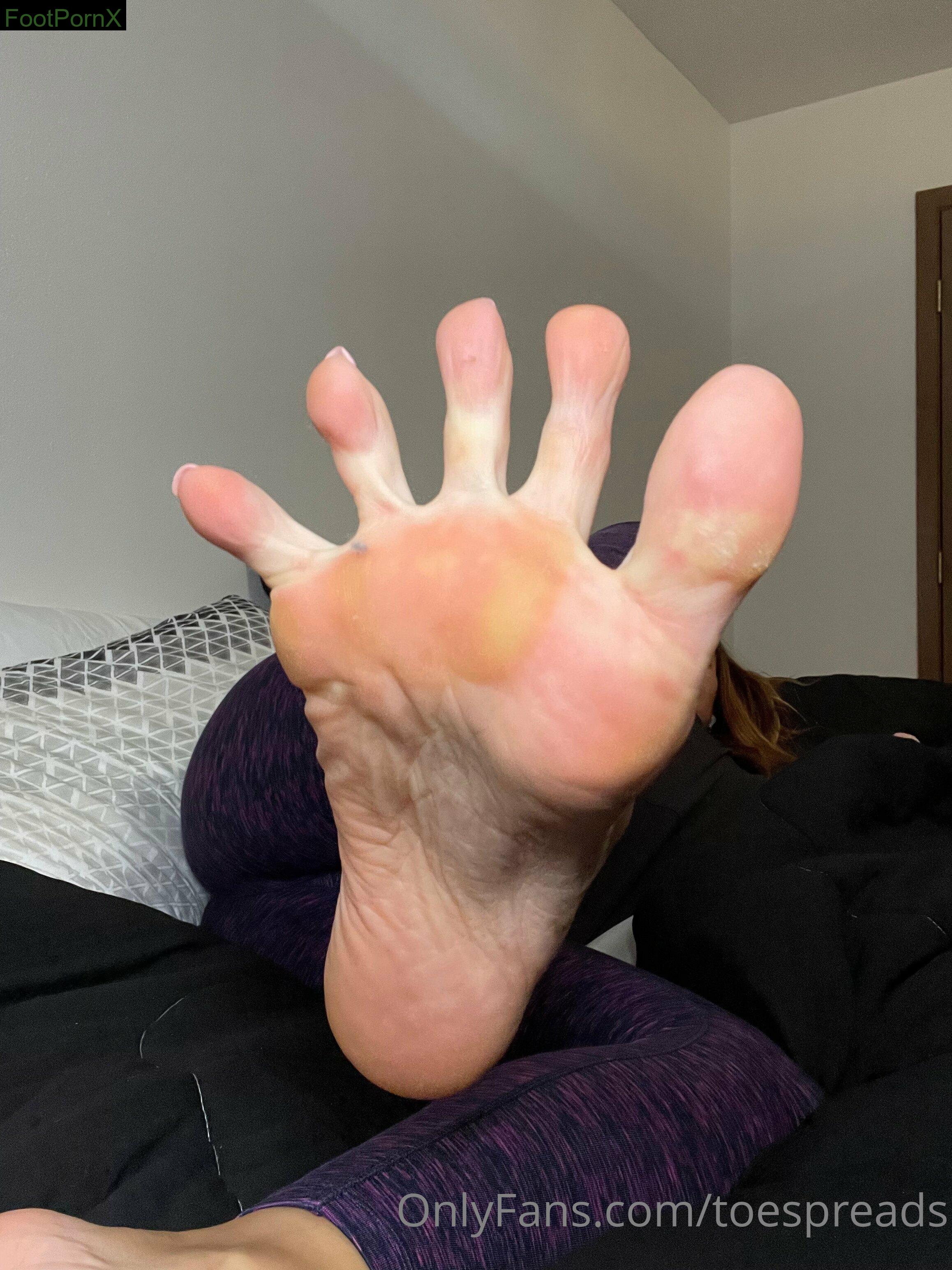 toespreads feet photo 8