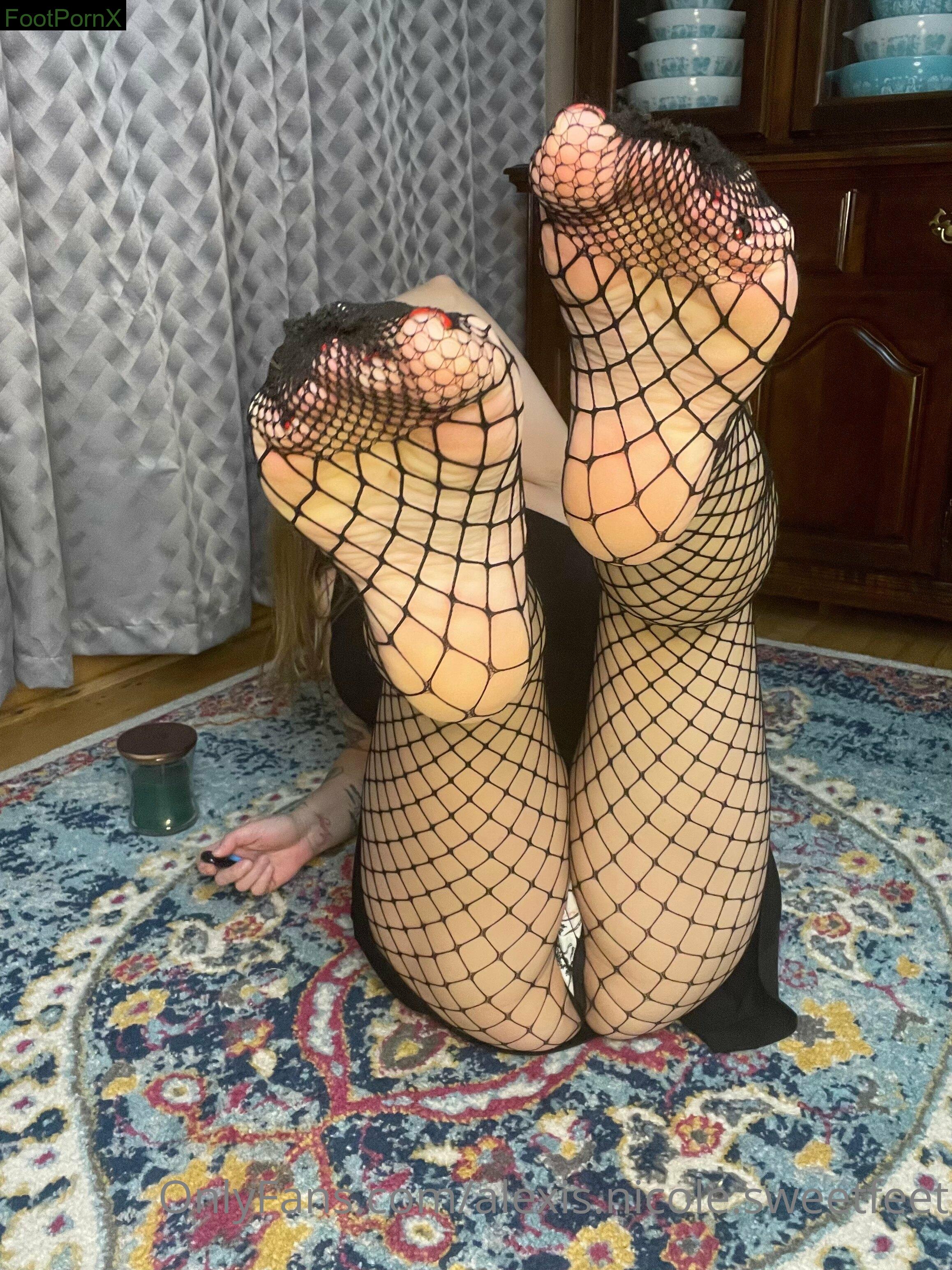 alexis.nicole.sweetfeet feet photo 19