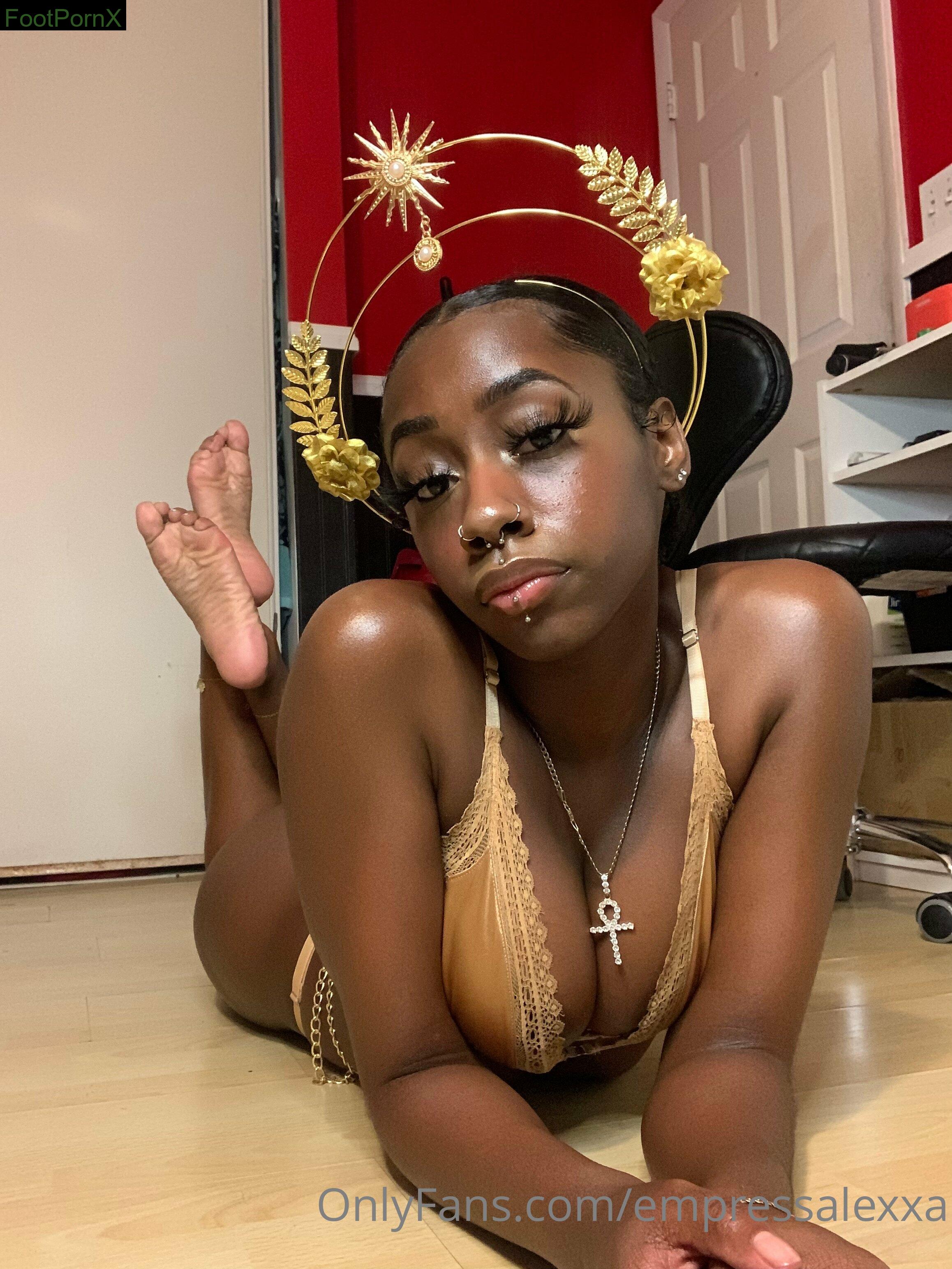 empressalexxa feet photo 16