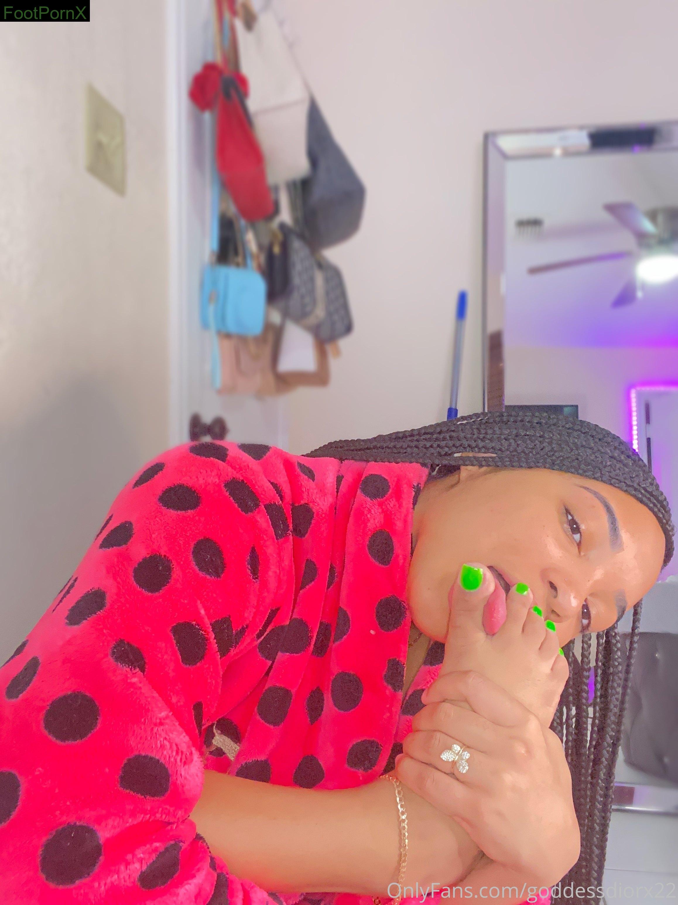 goddessdiorx22 feet photo 12