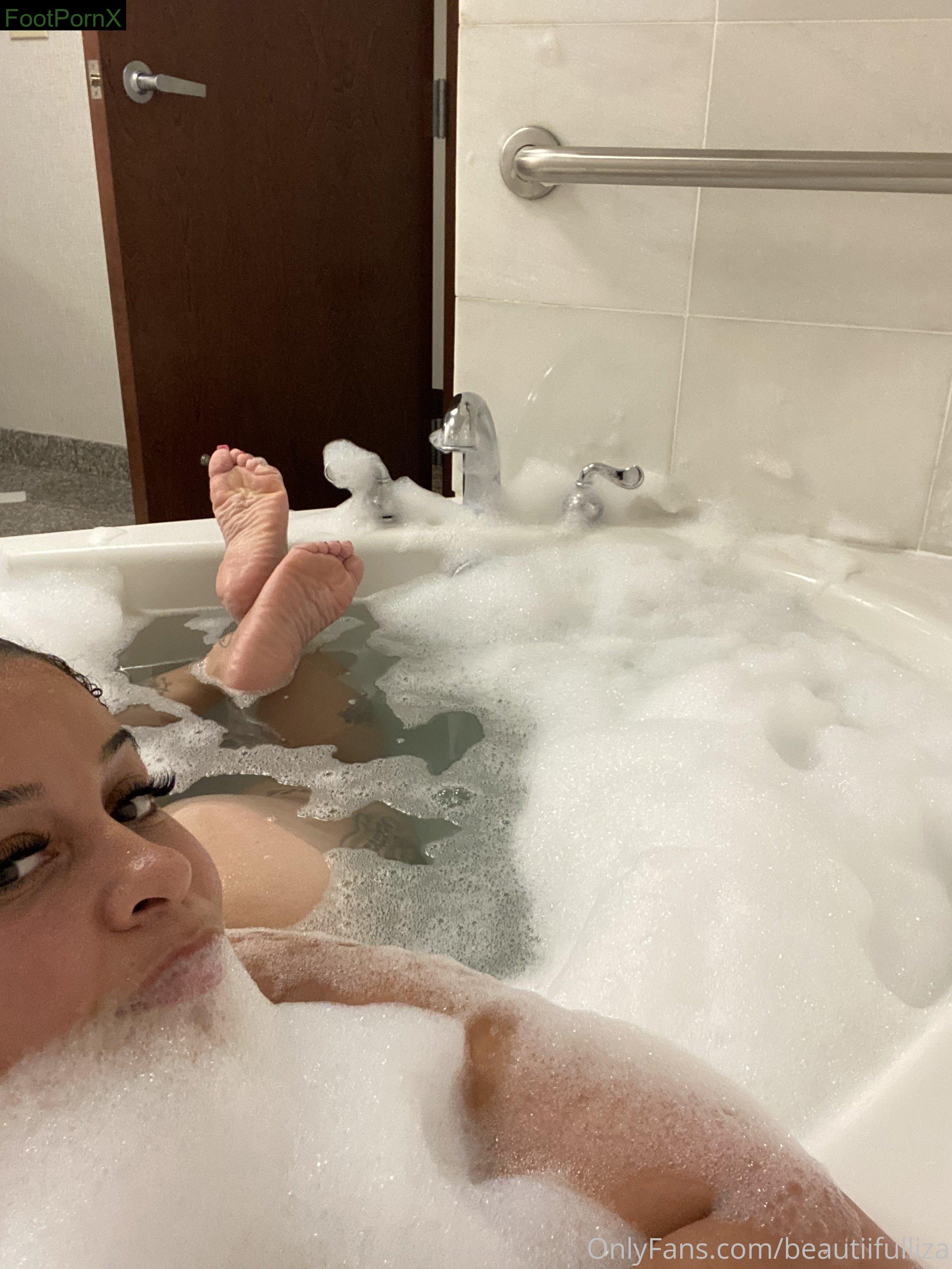 beautiifulliza feet photo 8