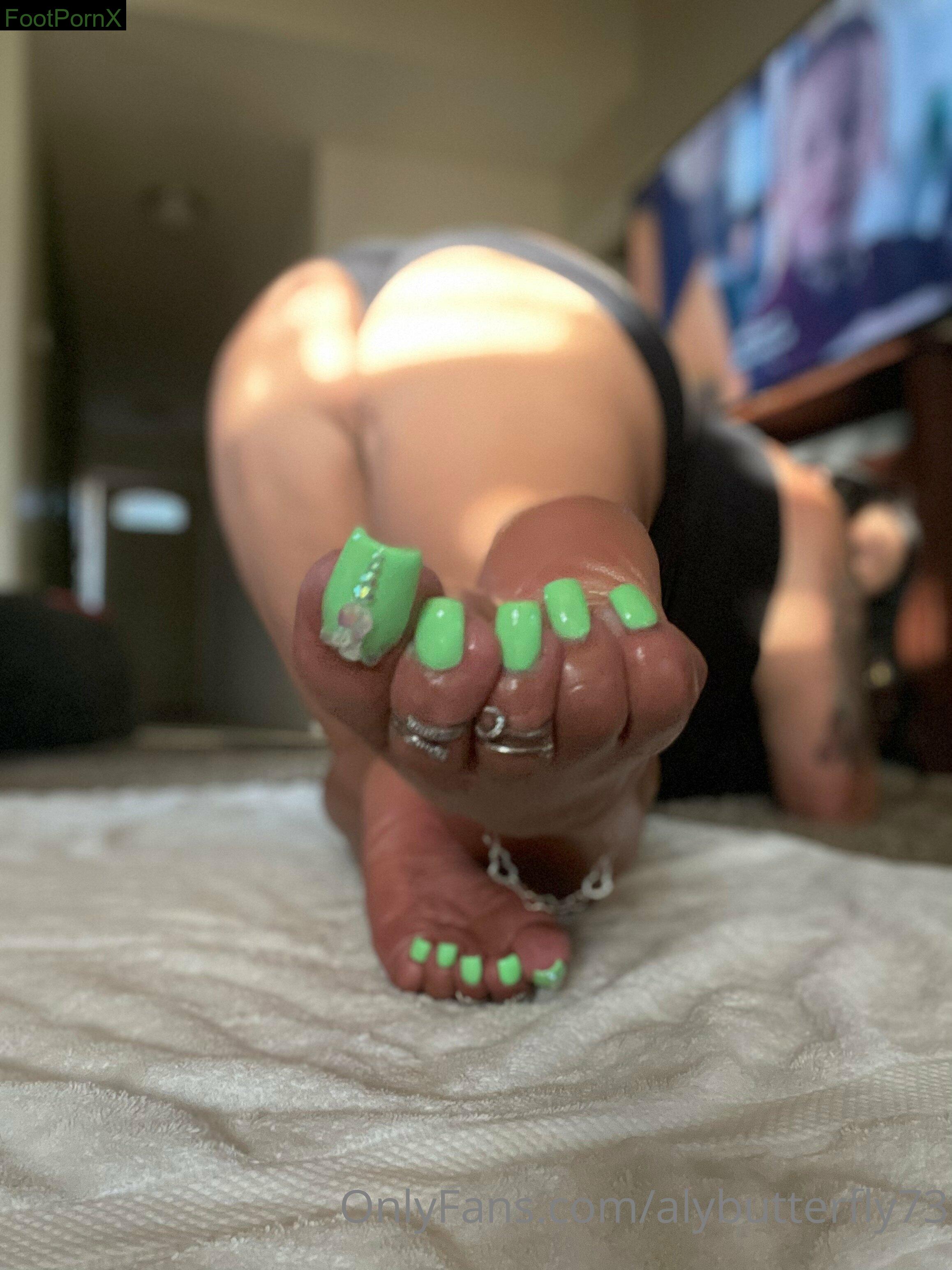 alybutterfly73 feet photo 2