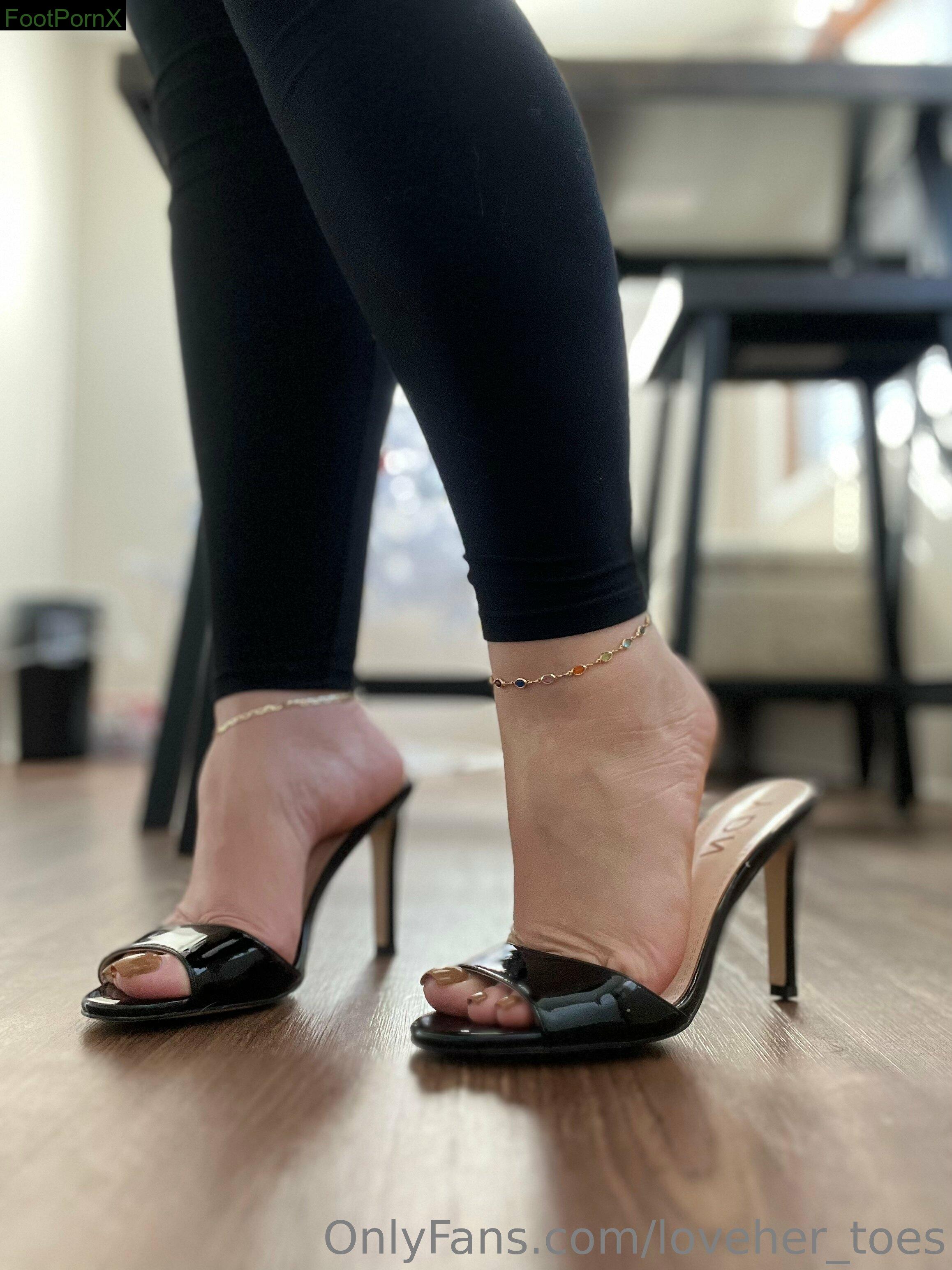 loveher_toes feet photo 14