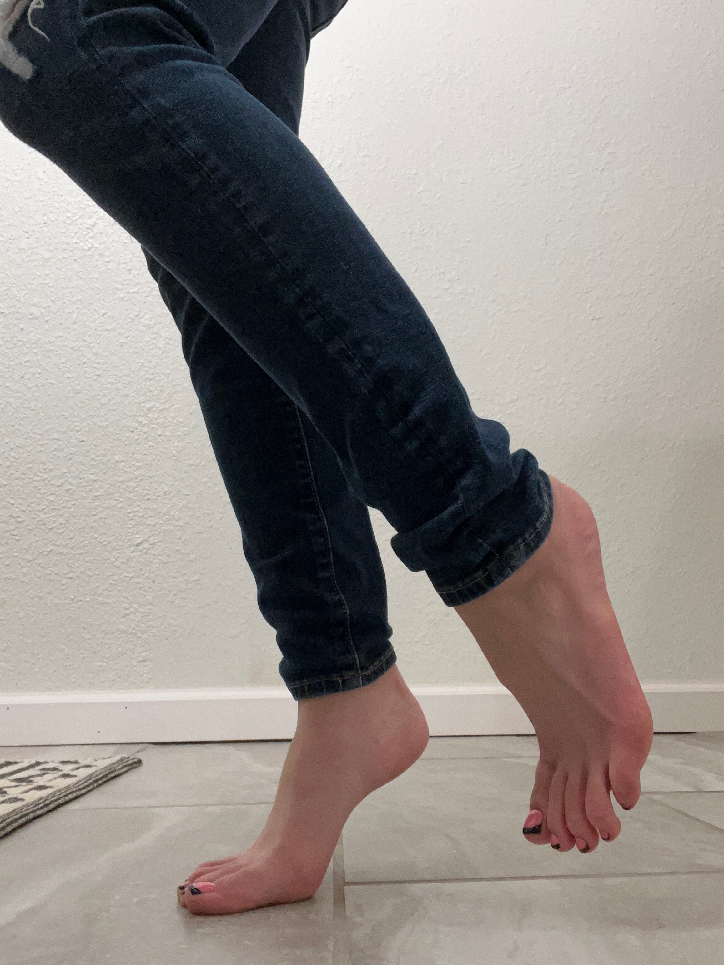 brees_feet1 feet photo 3