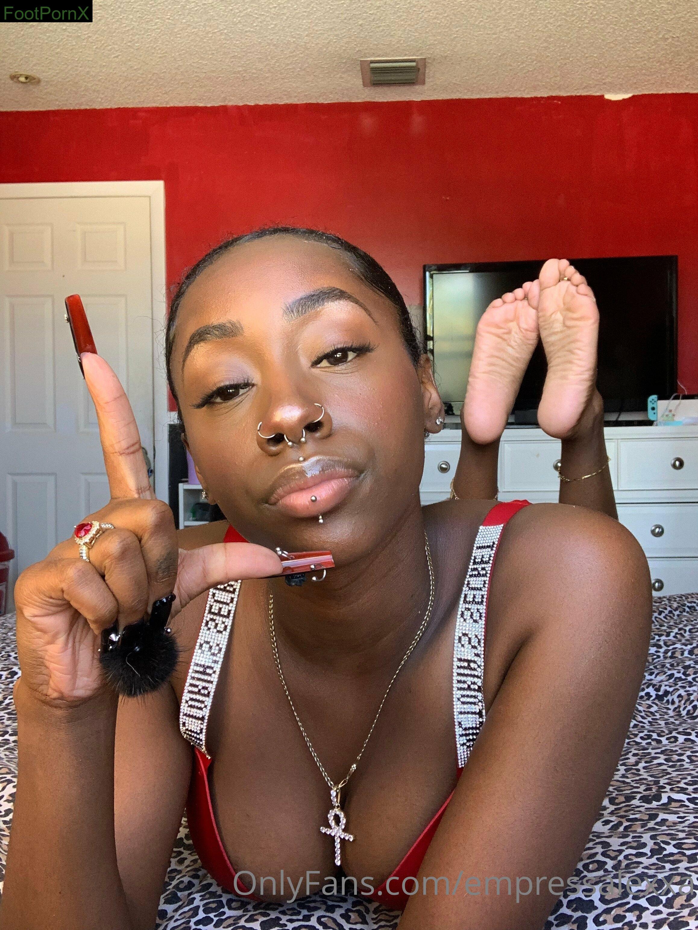 empressalexxa feet photo 4