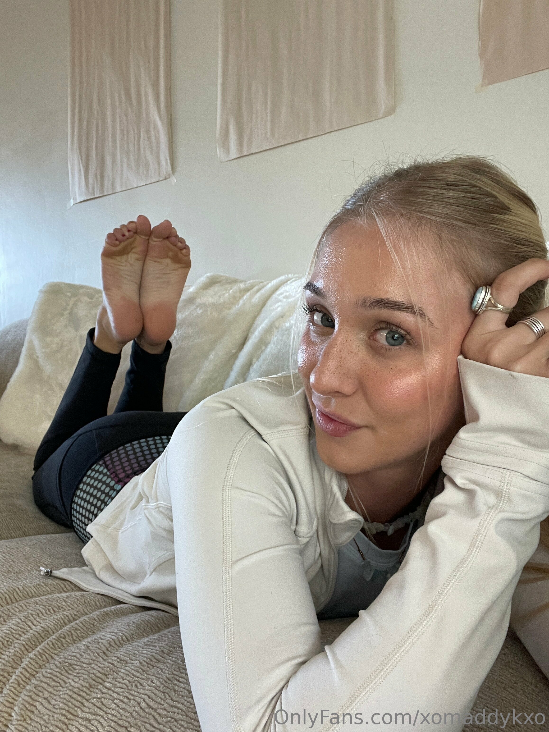 xomaddykxo feet photo 5