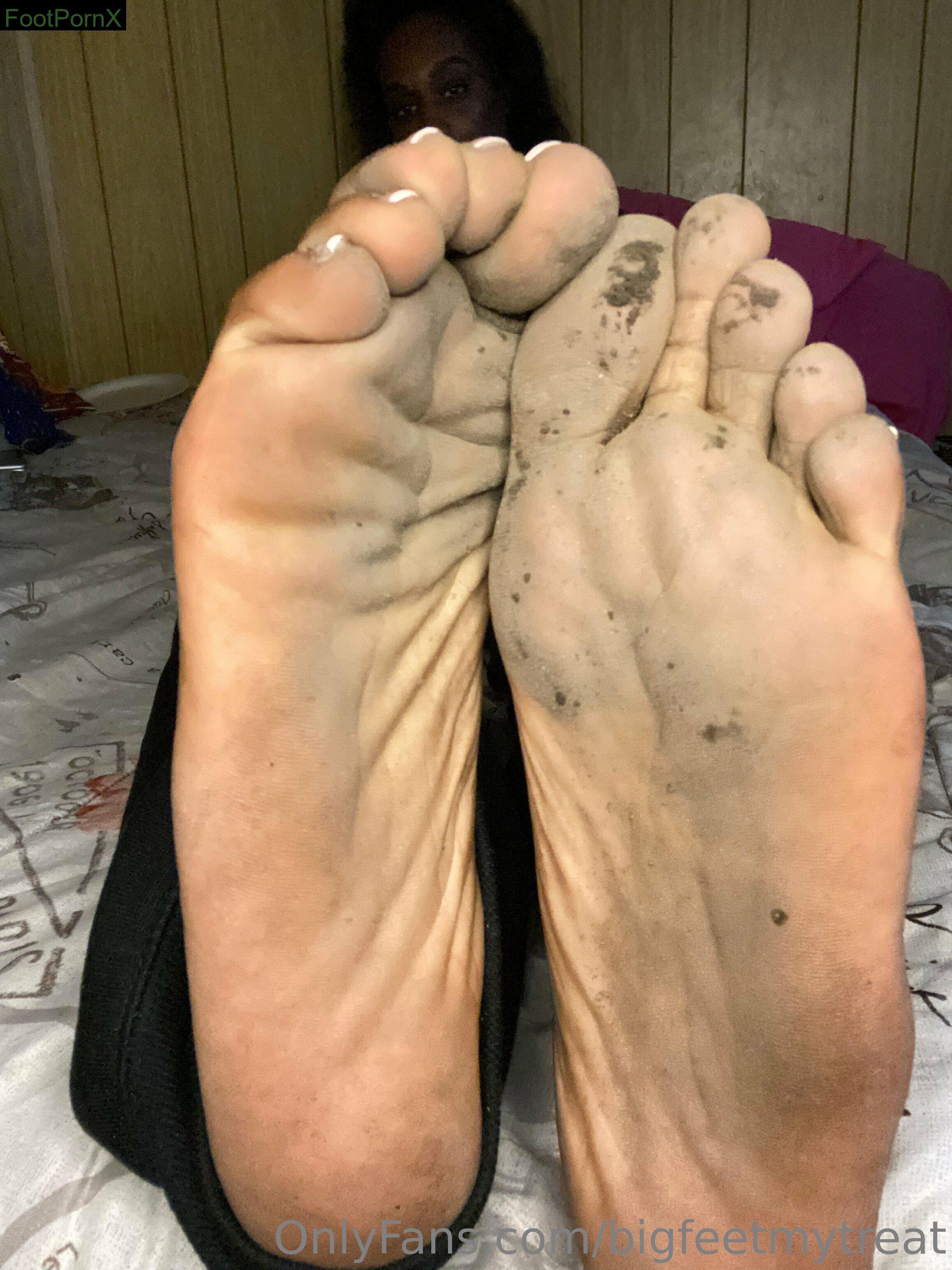 bigfeetmytreat feet photo 12