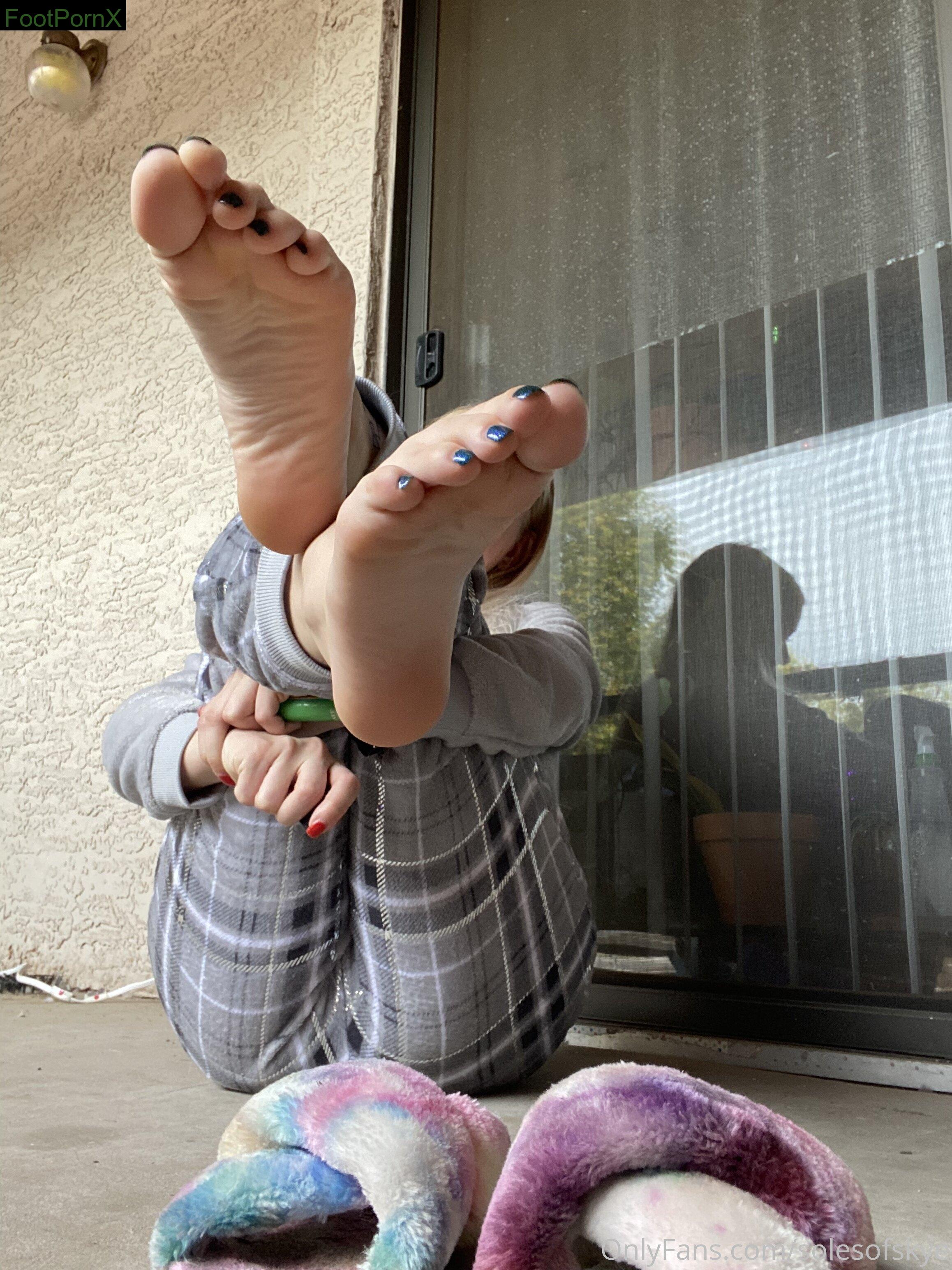 solesofskye feet photo 6