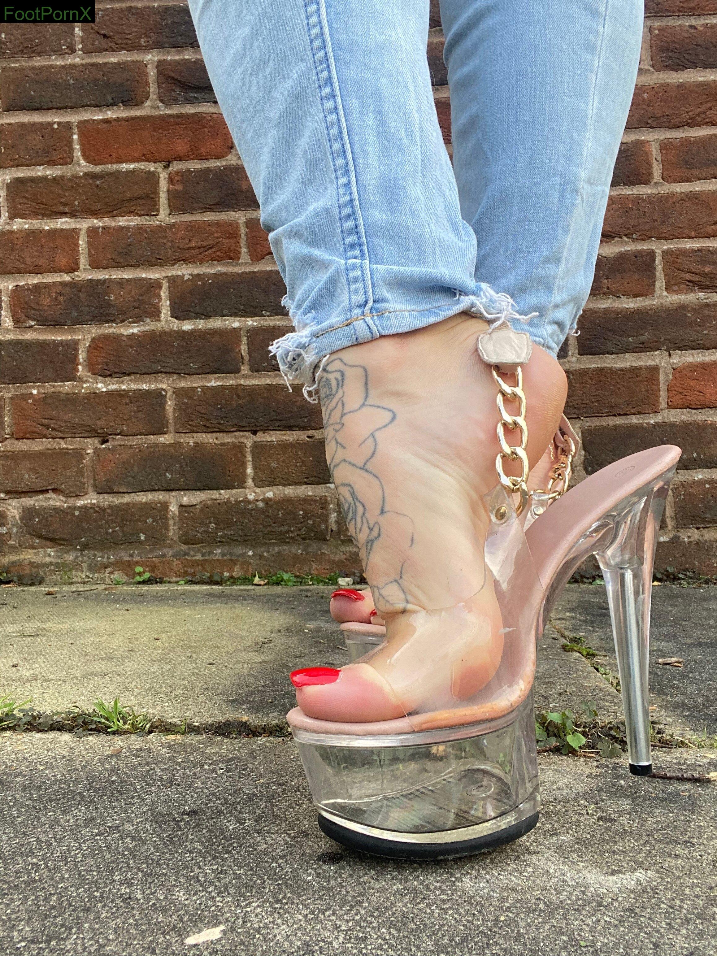 bunnythefootmodel feet photo 9
