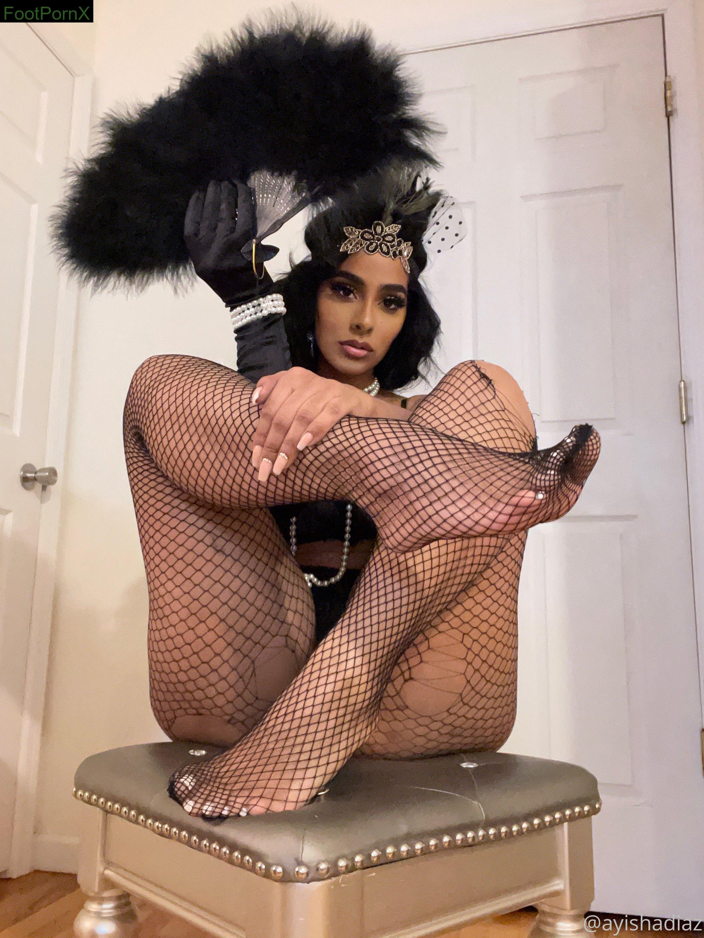 ayishadiaz feet photo 8