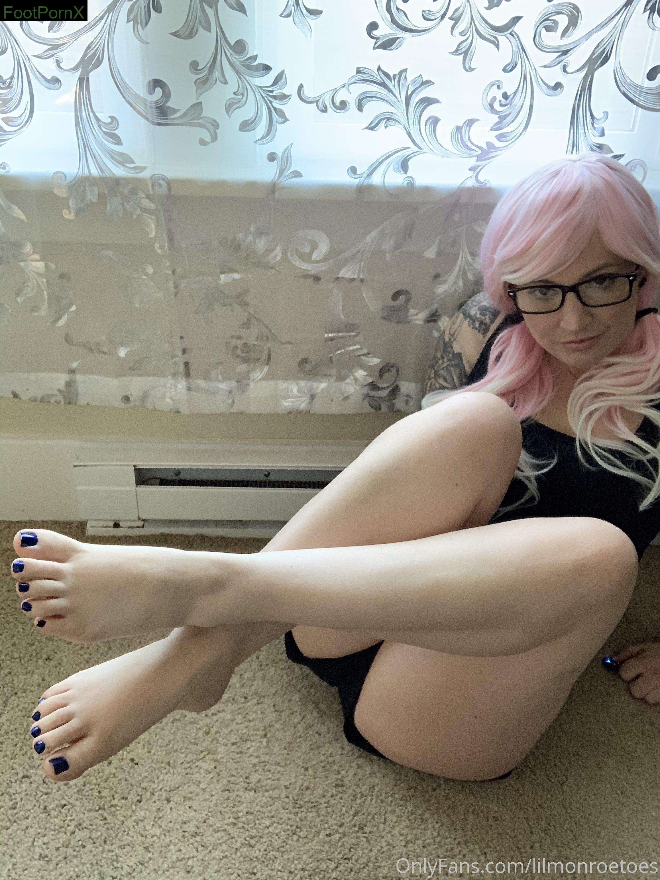 lilmonroetoes feet photo 1