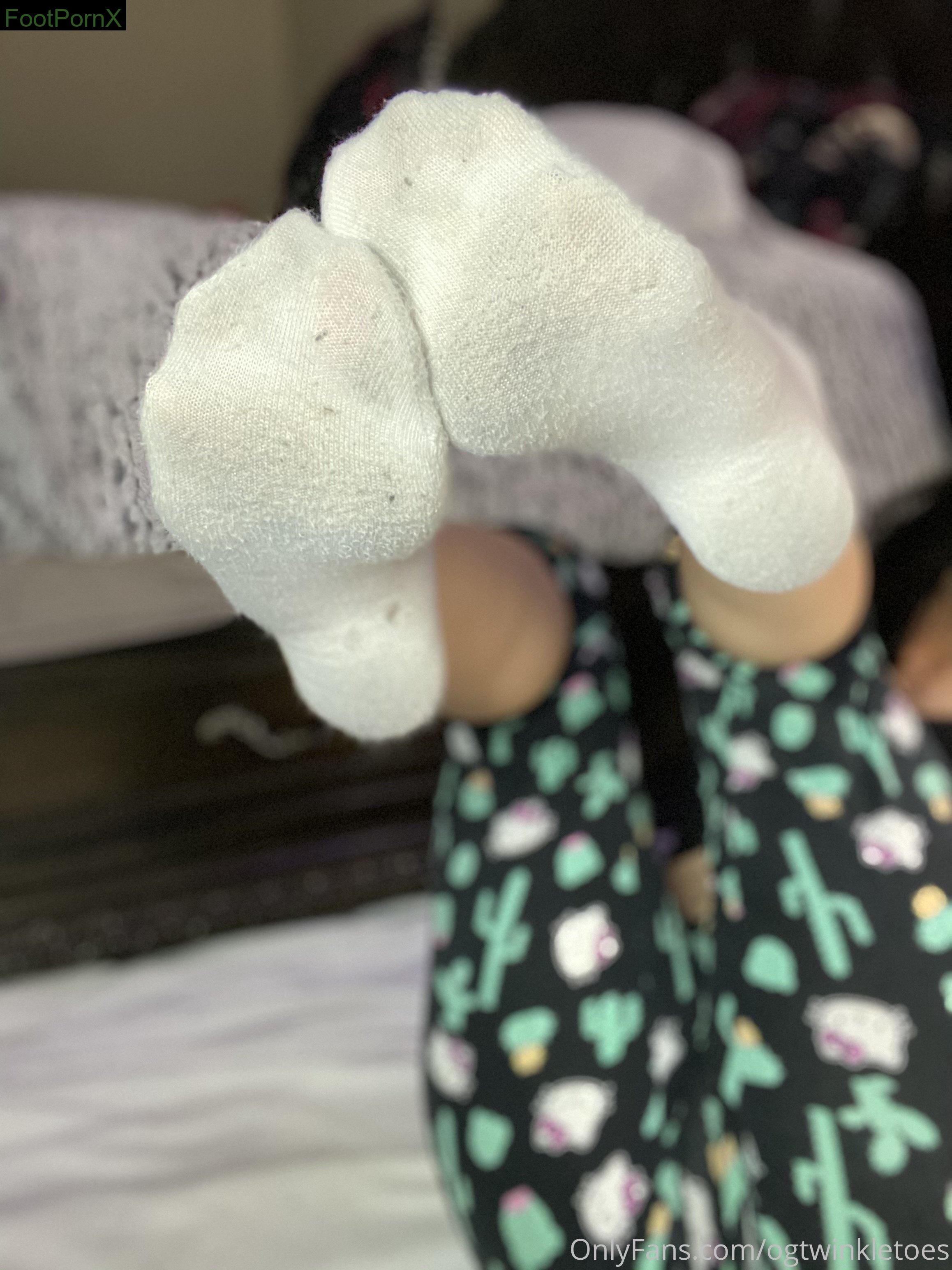 waifufeetmilk feet photo 16