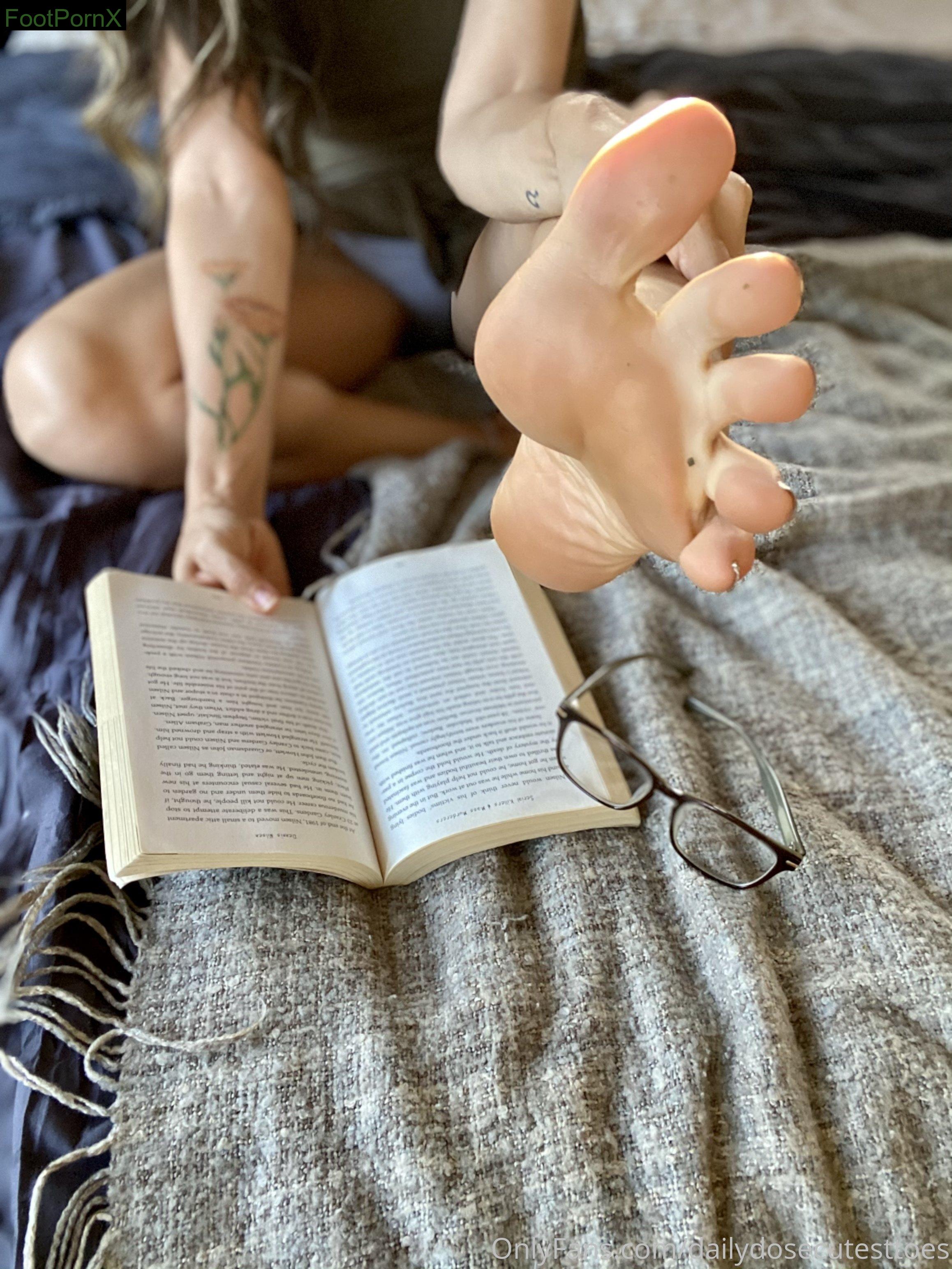 dailydosecutesttoes feet photo 3