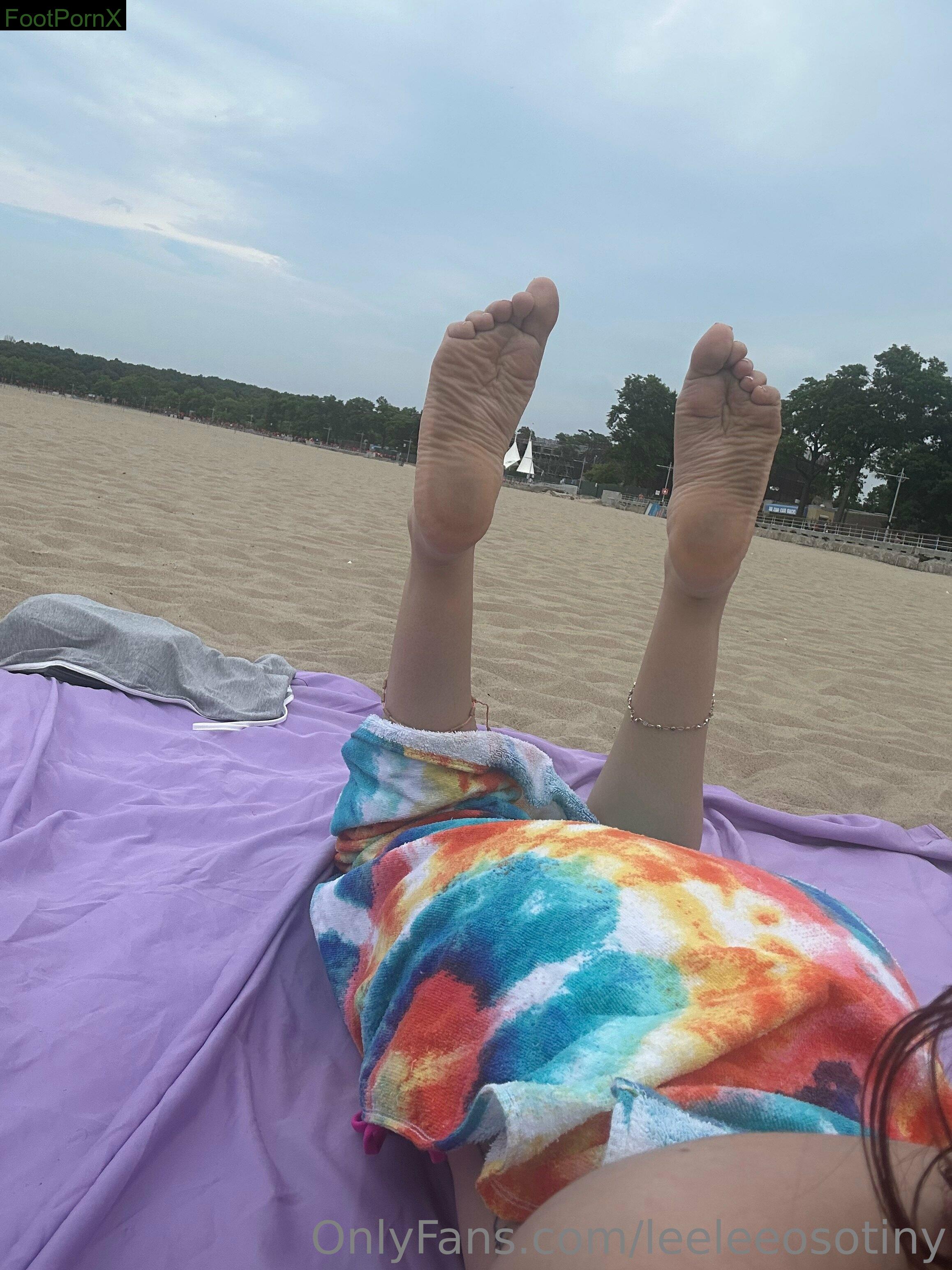 leeleeosotiny feet photo 6