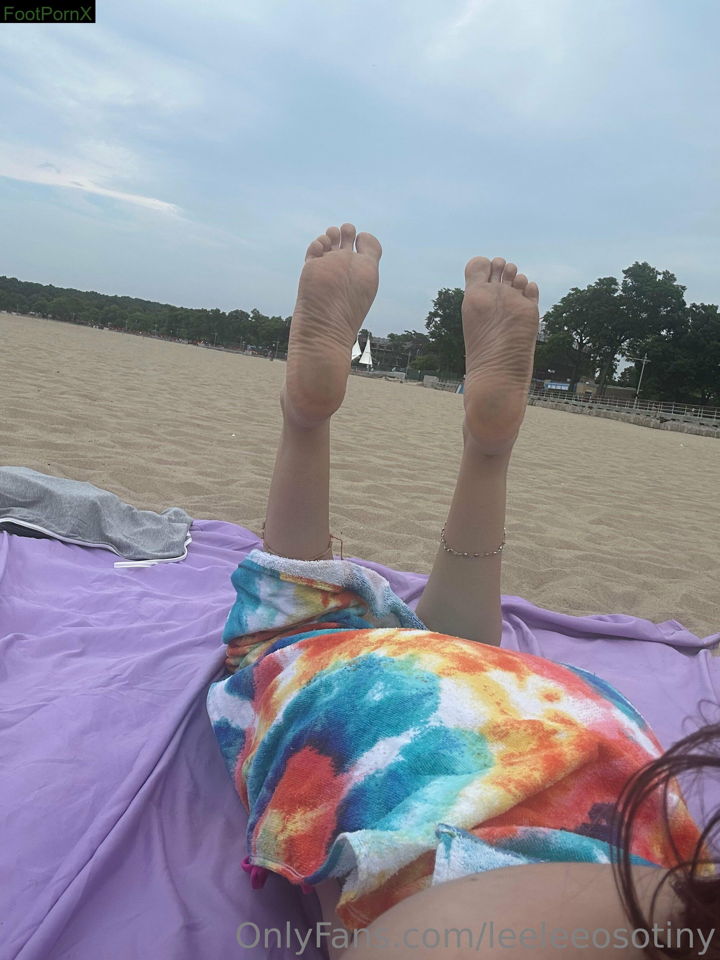 leeleeosotiny feet photo 8
