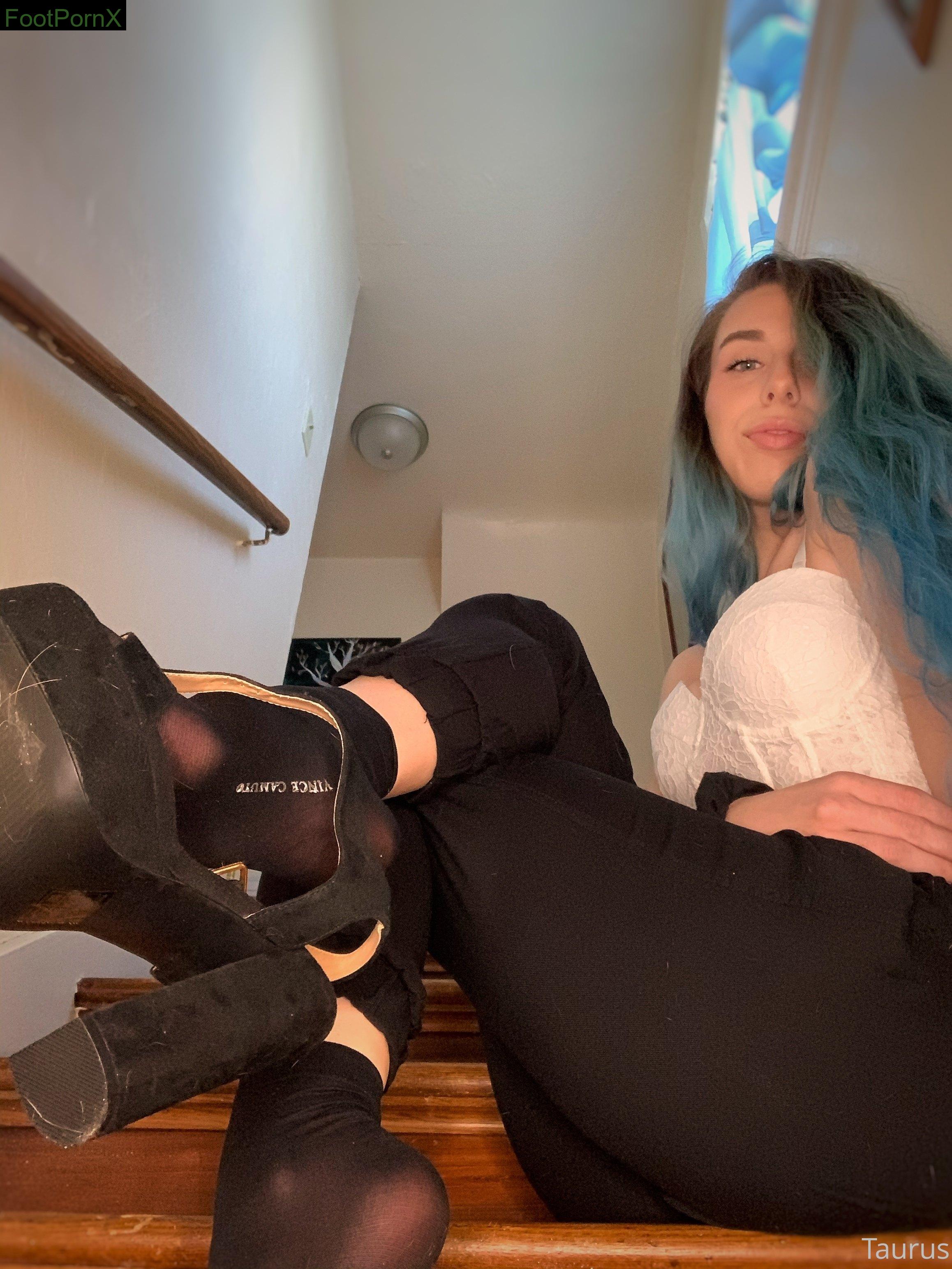 tastytaurustoes feet photo 14