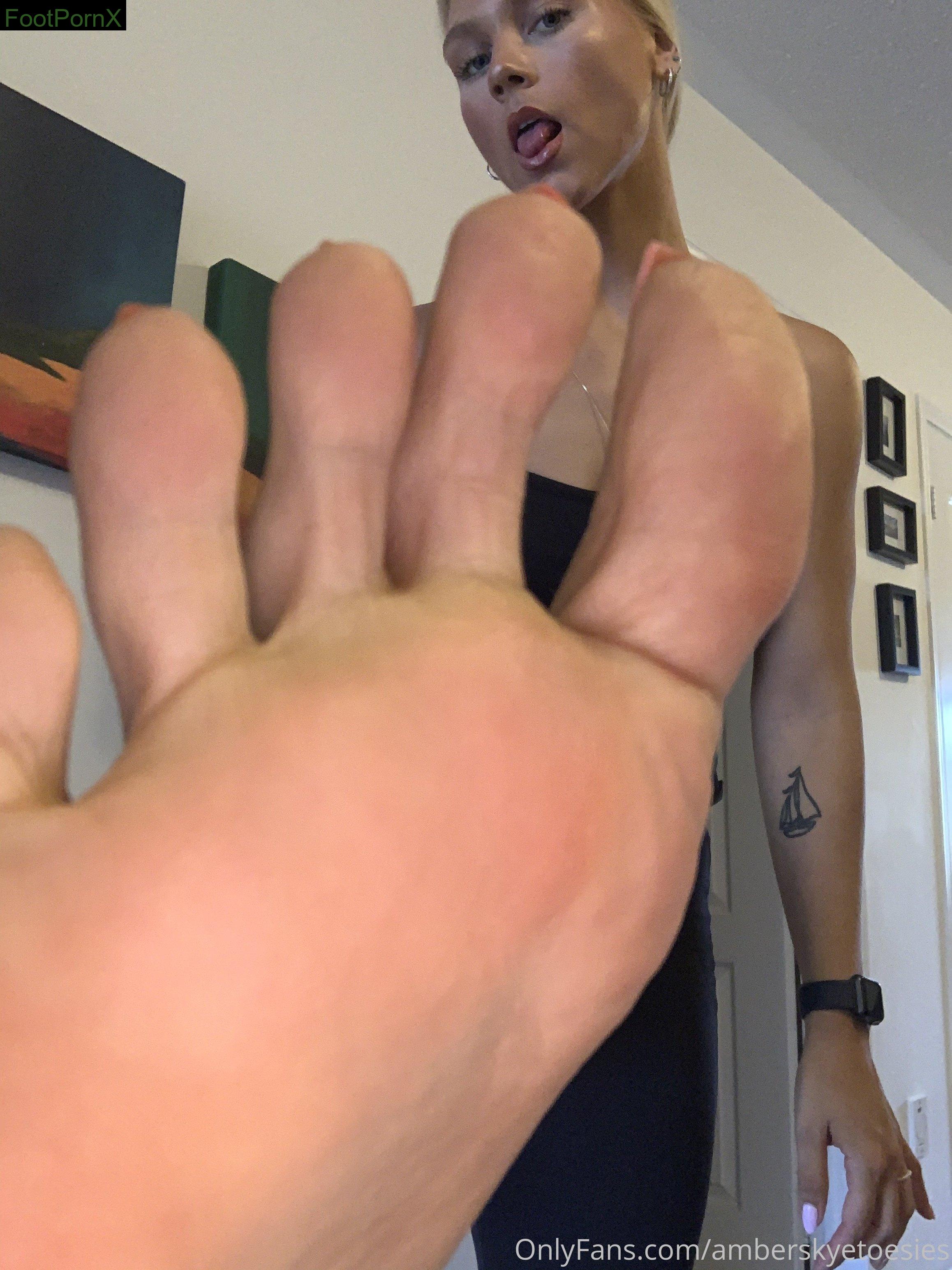amberskyetoesies feet photo 2