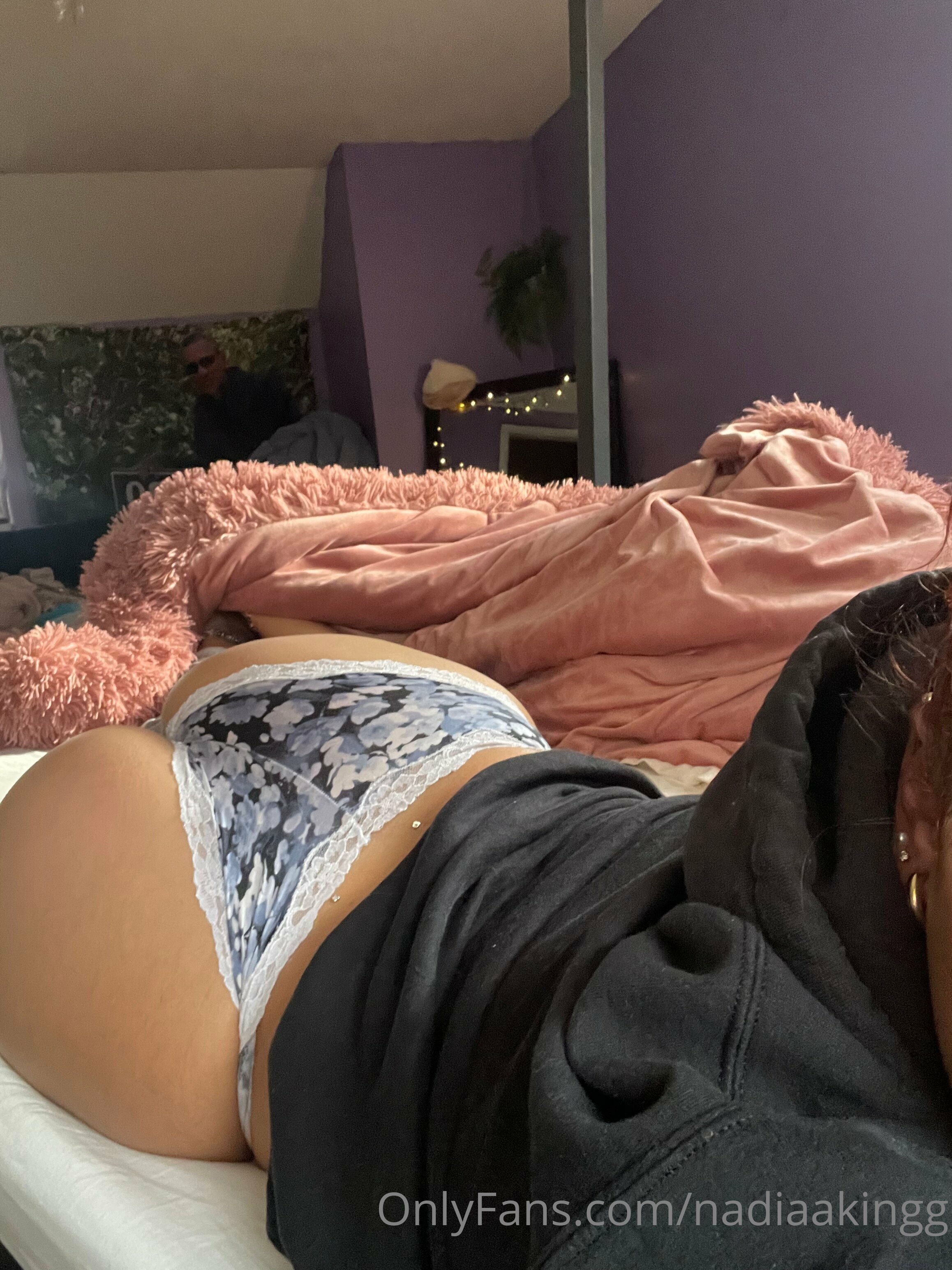 nadiaakingg feet photo 9