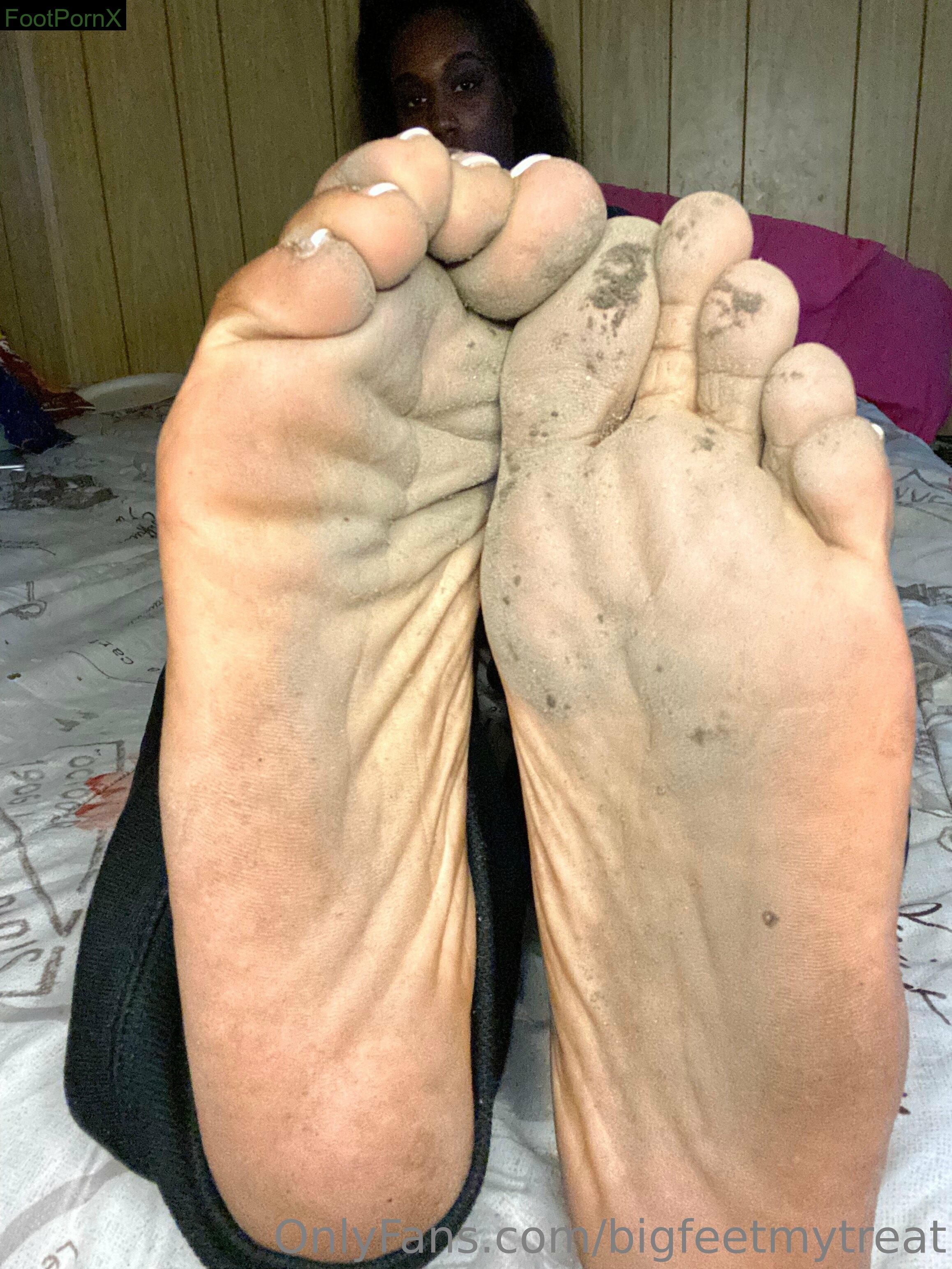 bigfeetmytreat feet photo 11