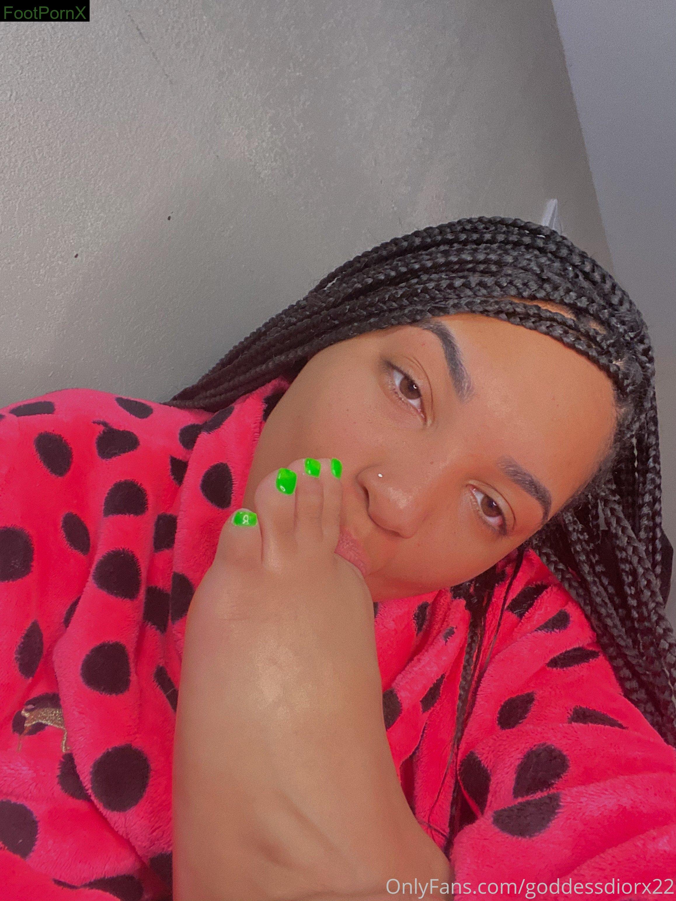 goddessdiorx22 feet photo 3