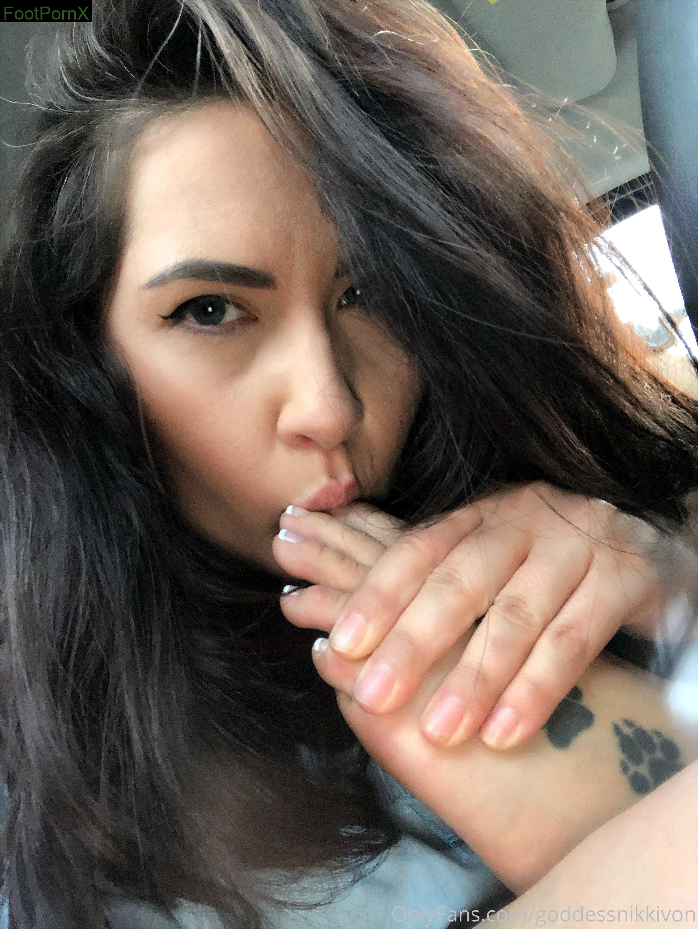 nikkivonqueenfeet feet photo 3