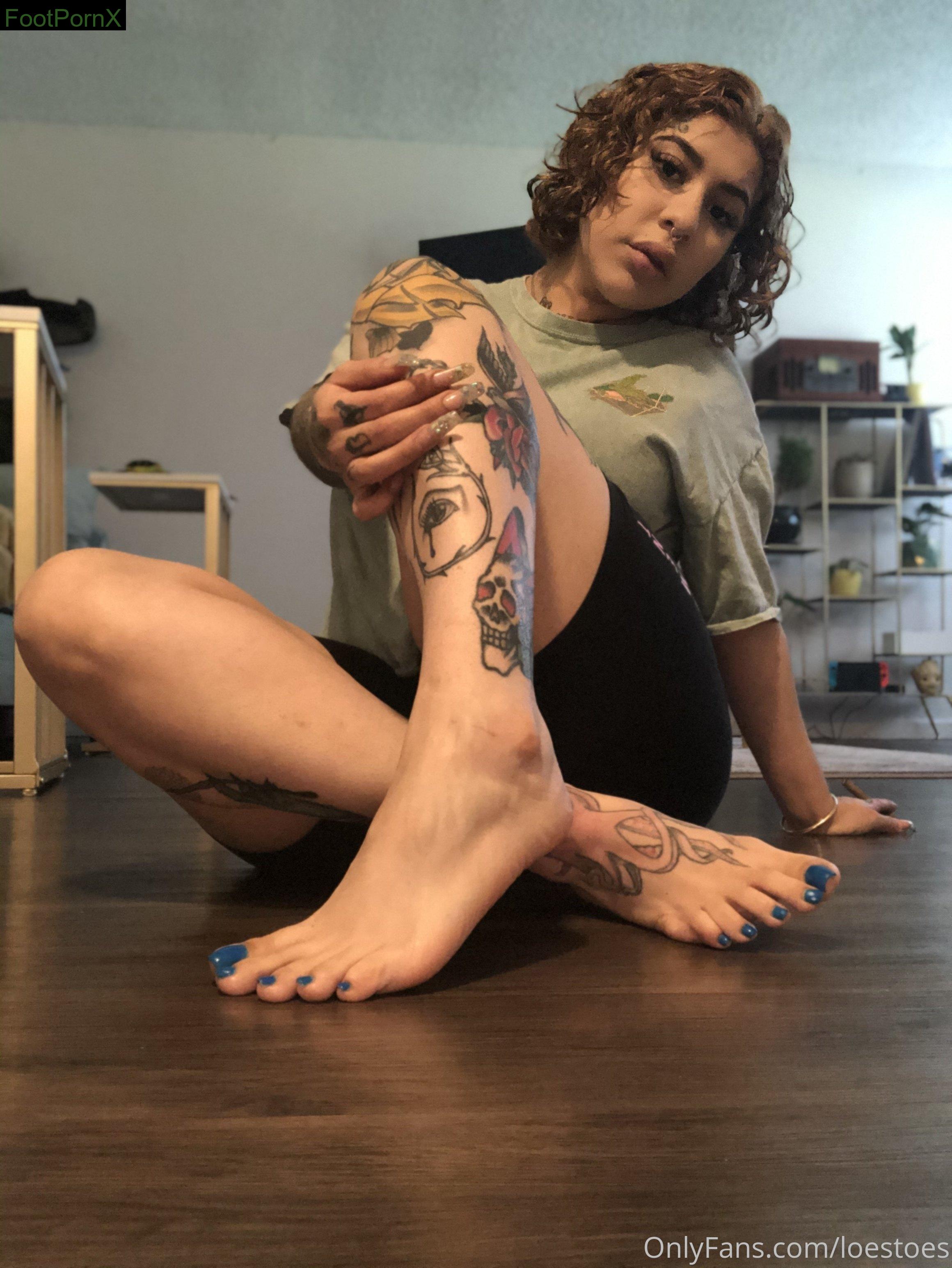 loestoes feet photo 6