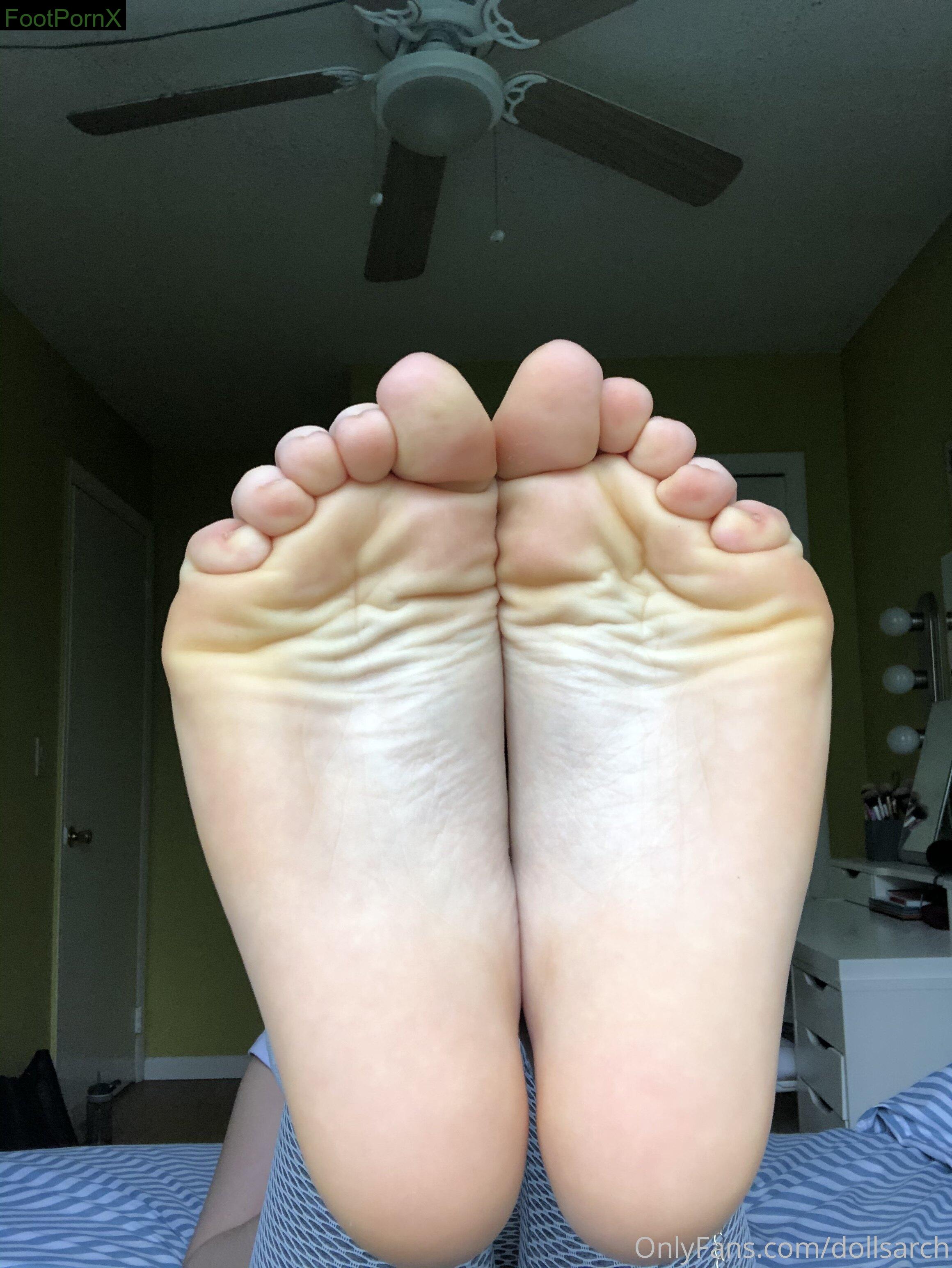dollsarch feet photo 2