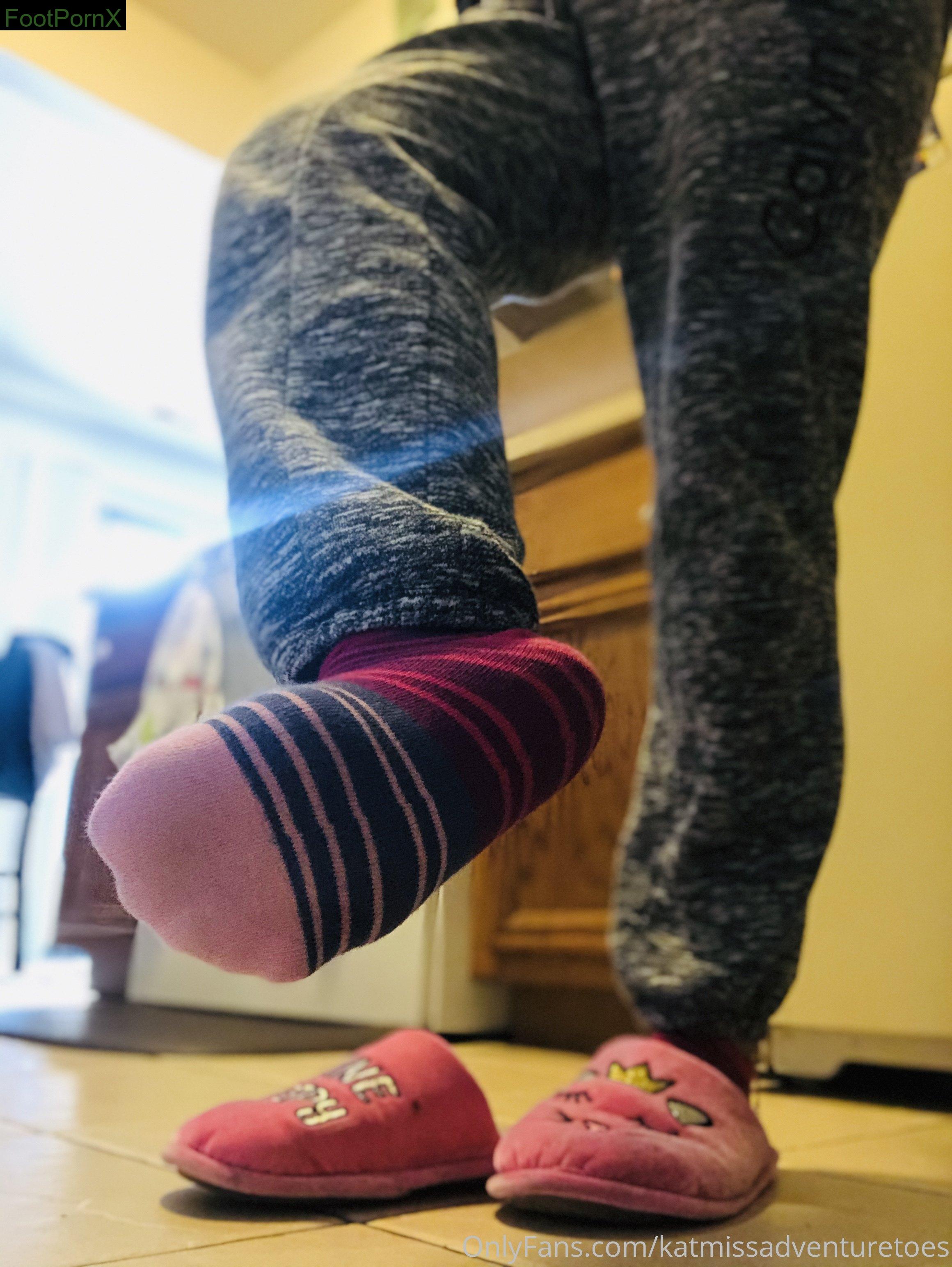 missadventuretoeskat feet photo 16