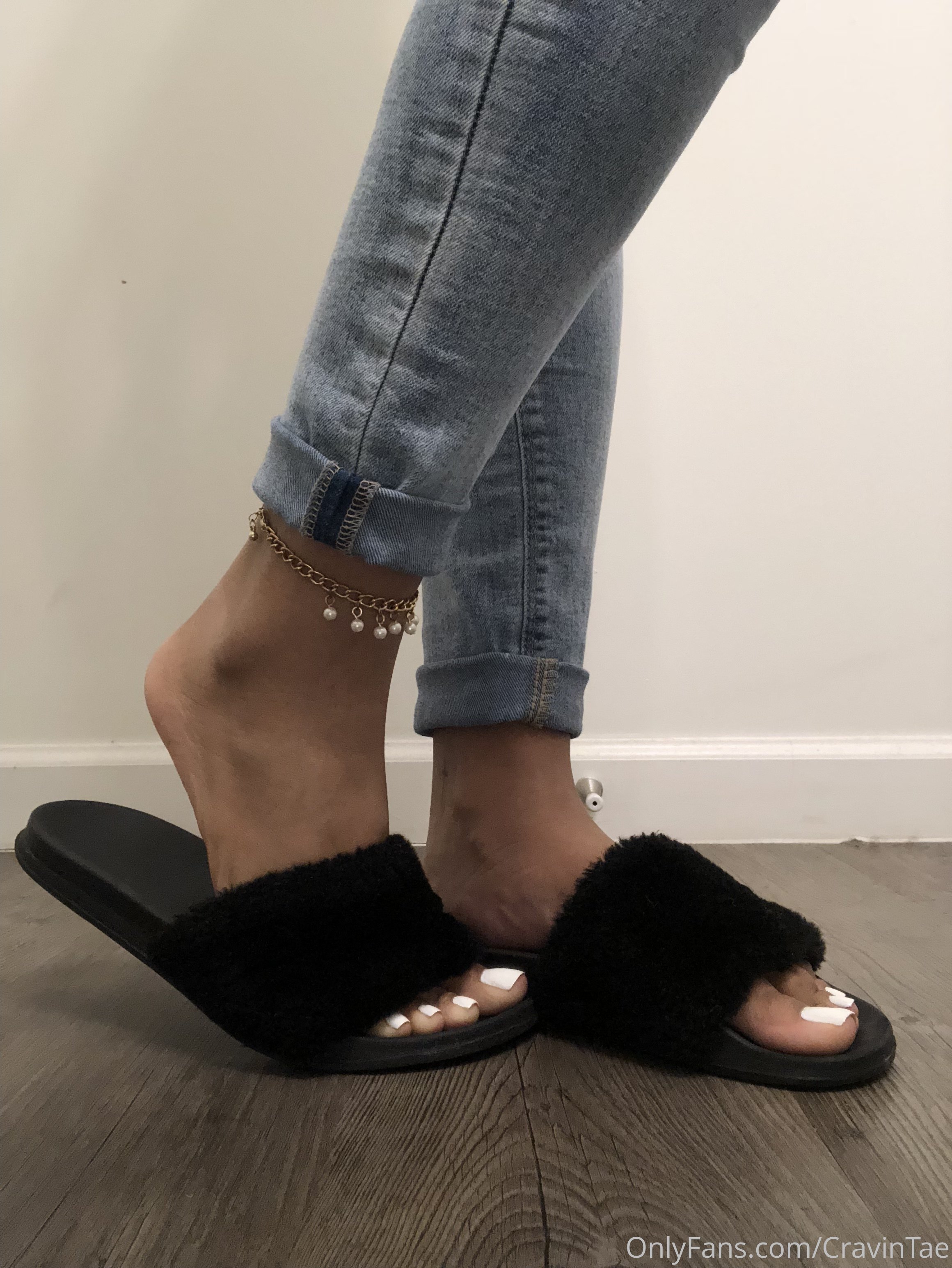 cravintae feet photo 1