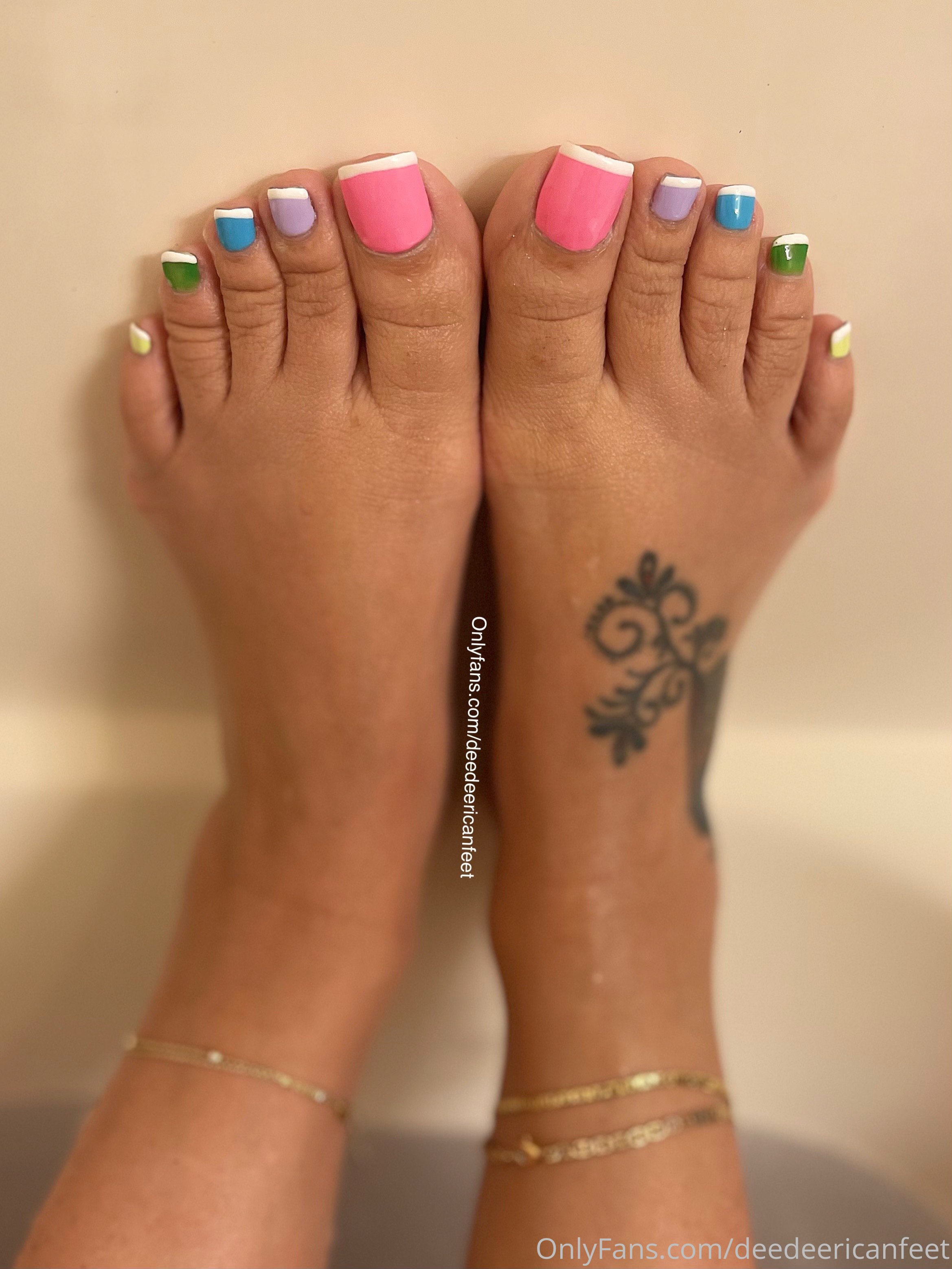 deedeericanfeet feet photo 6