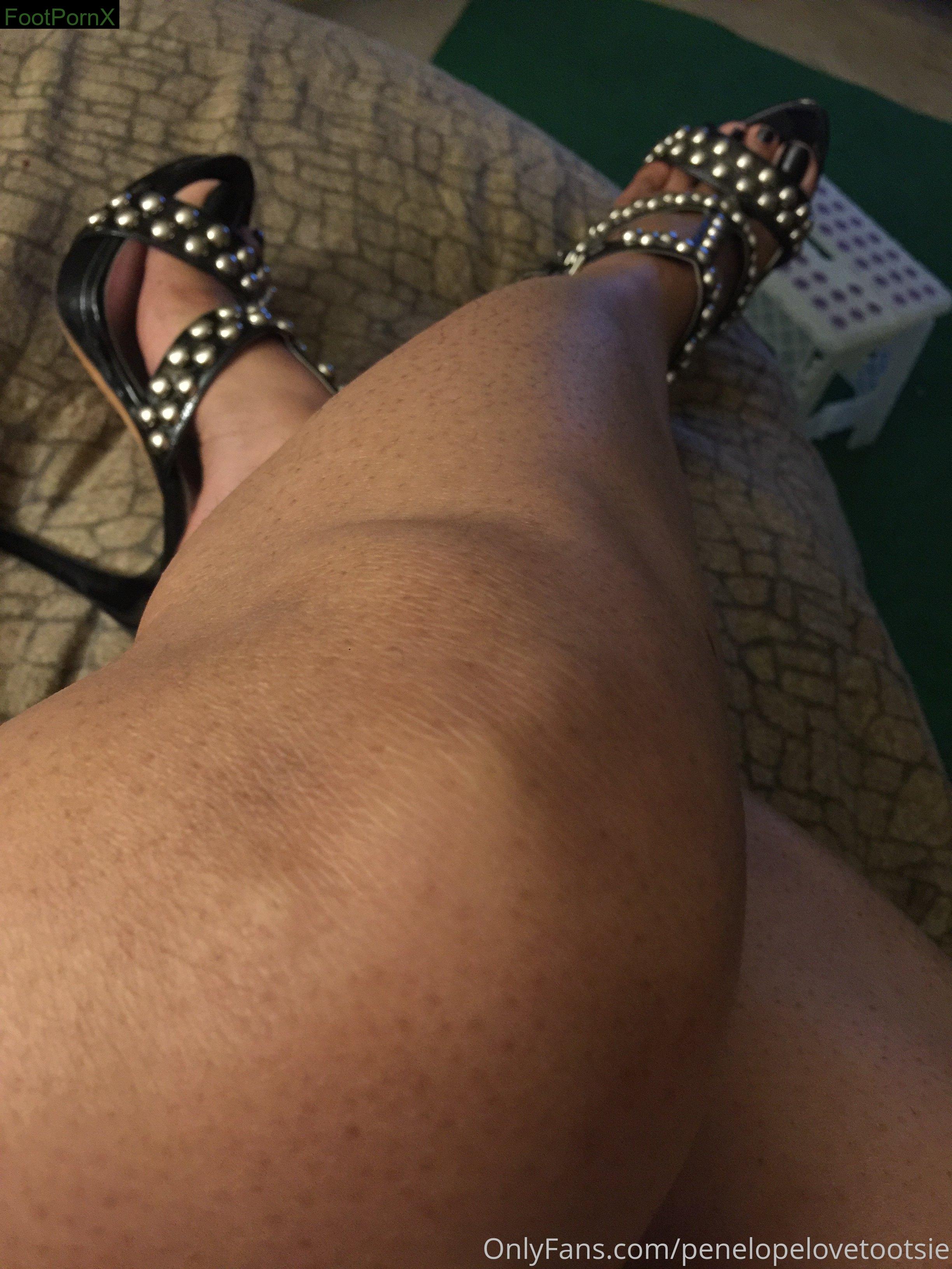 penelopelovetootsiez feet photo 14