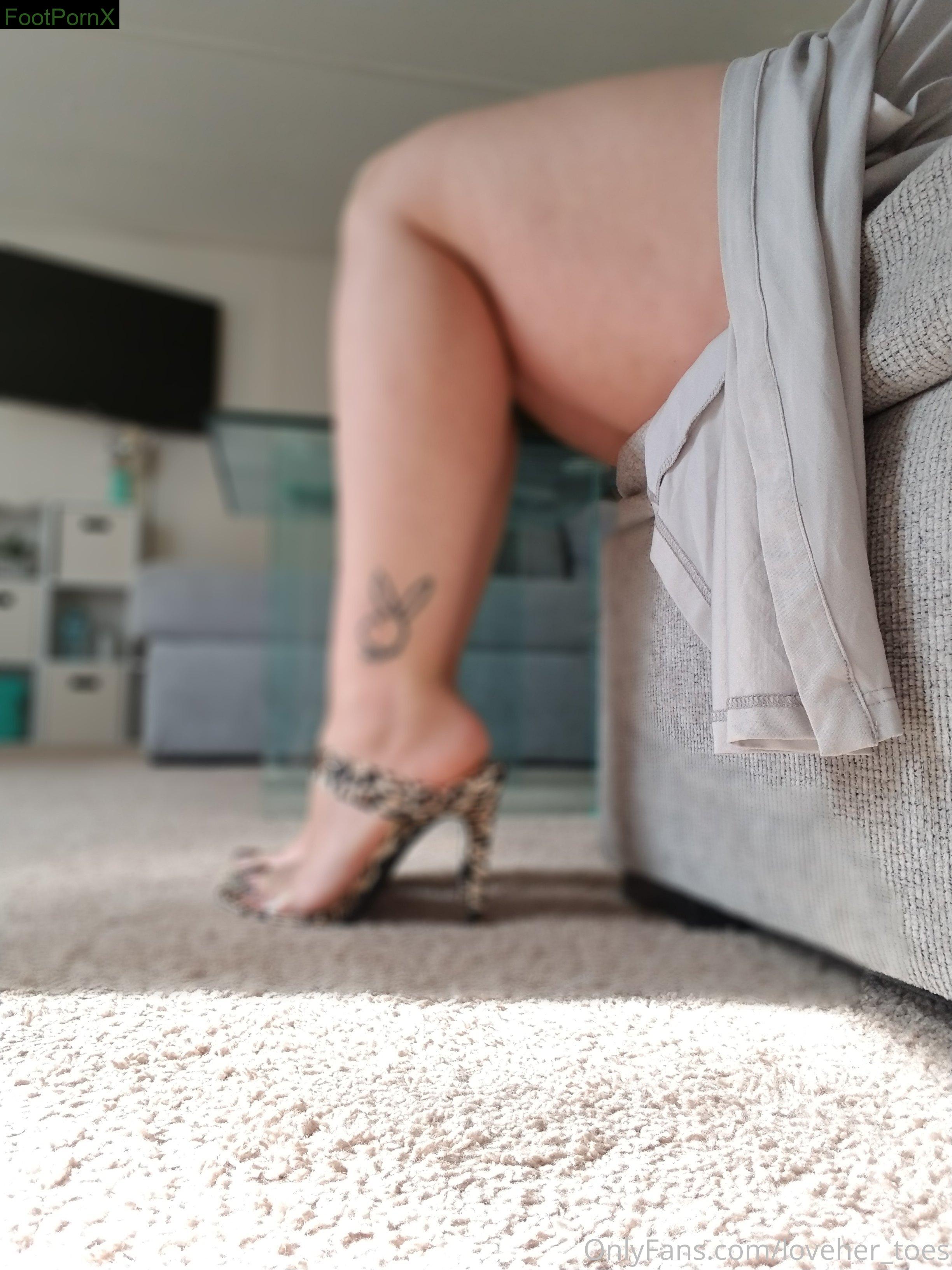 loveher_toes feet photo 9