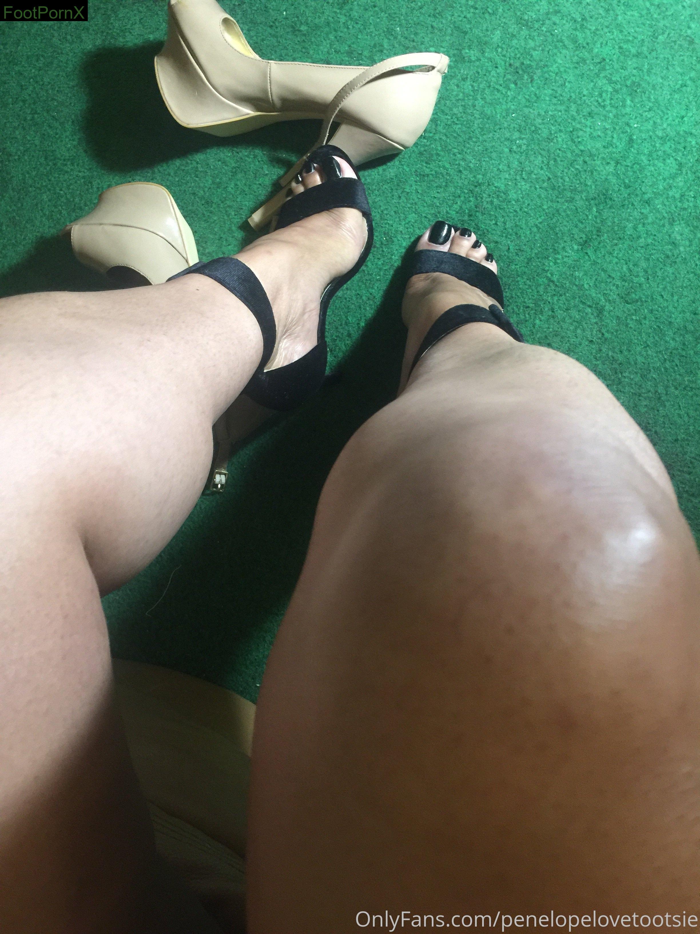 penelopelovetootsiez feet photo 13