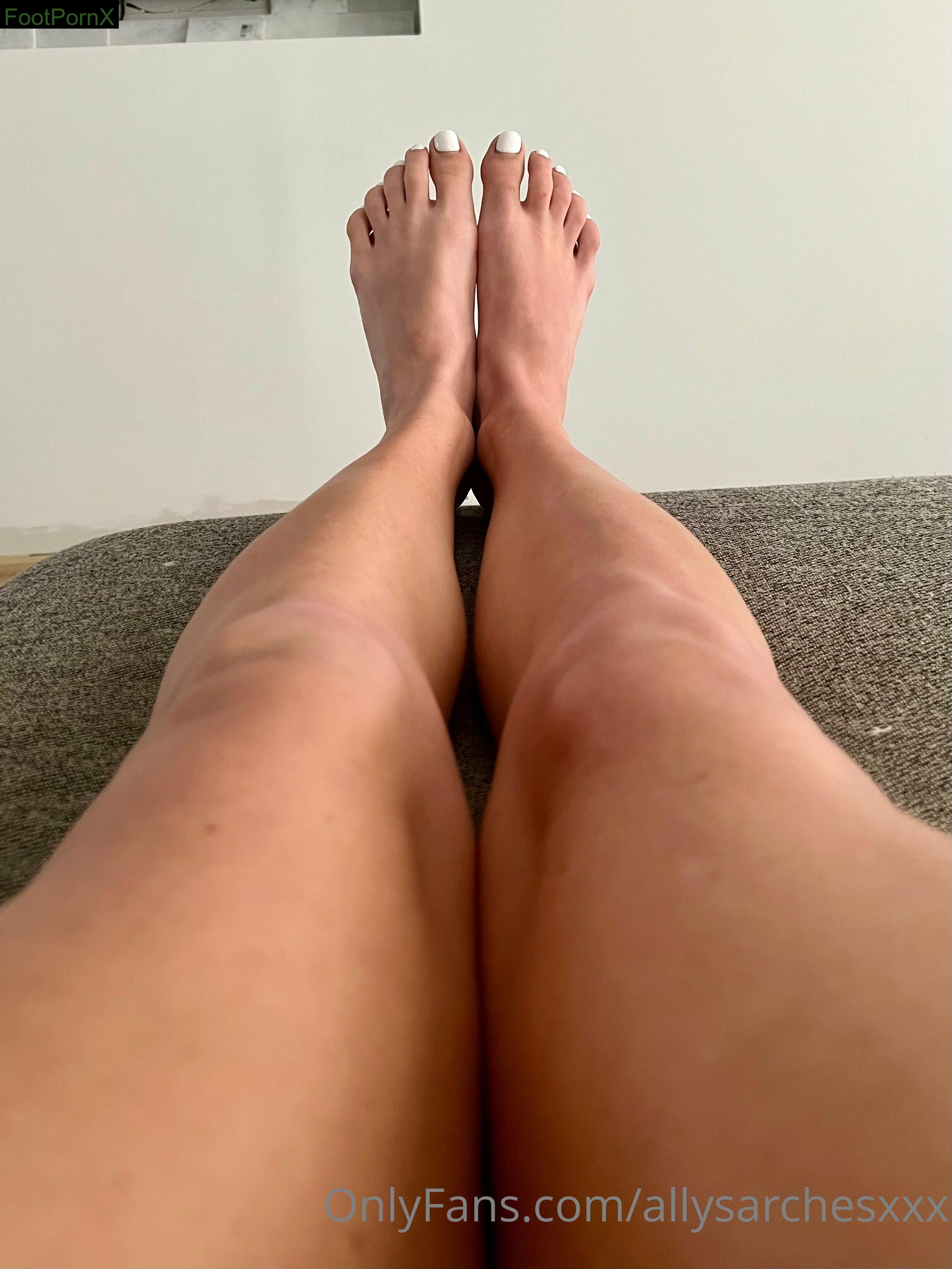allysarchesxxx feet photo 6