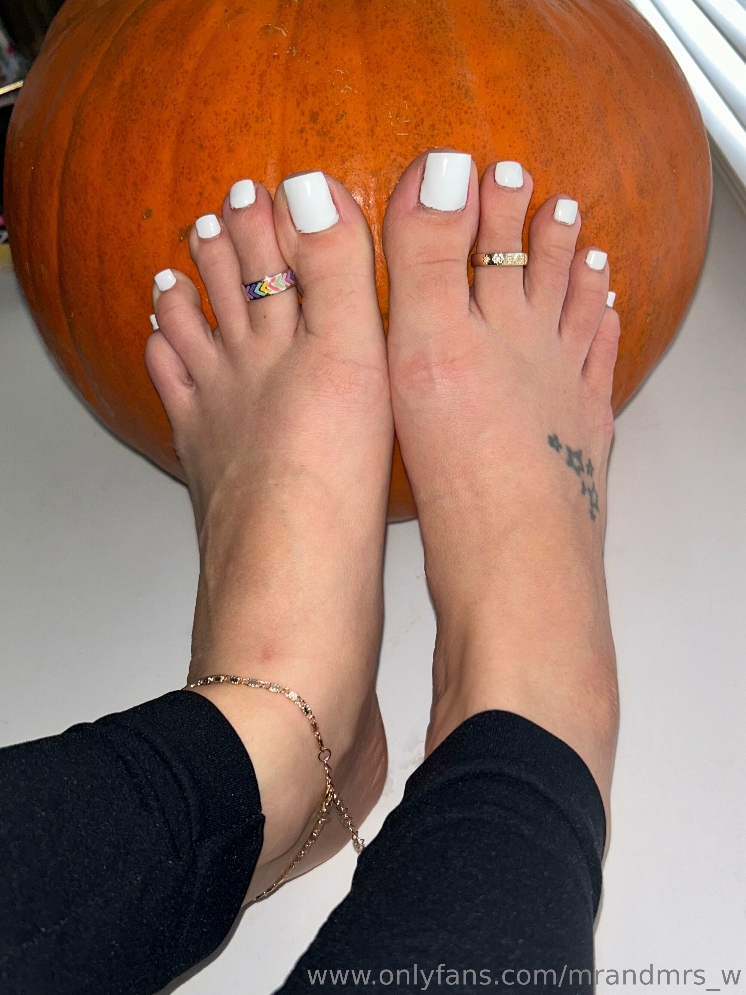 mrandmrs_w feet photo 13