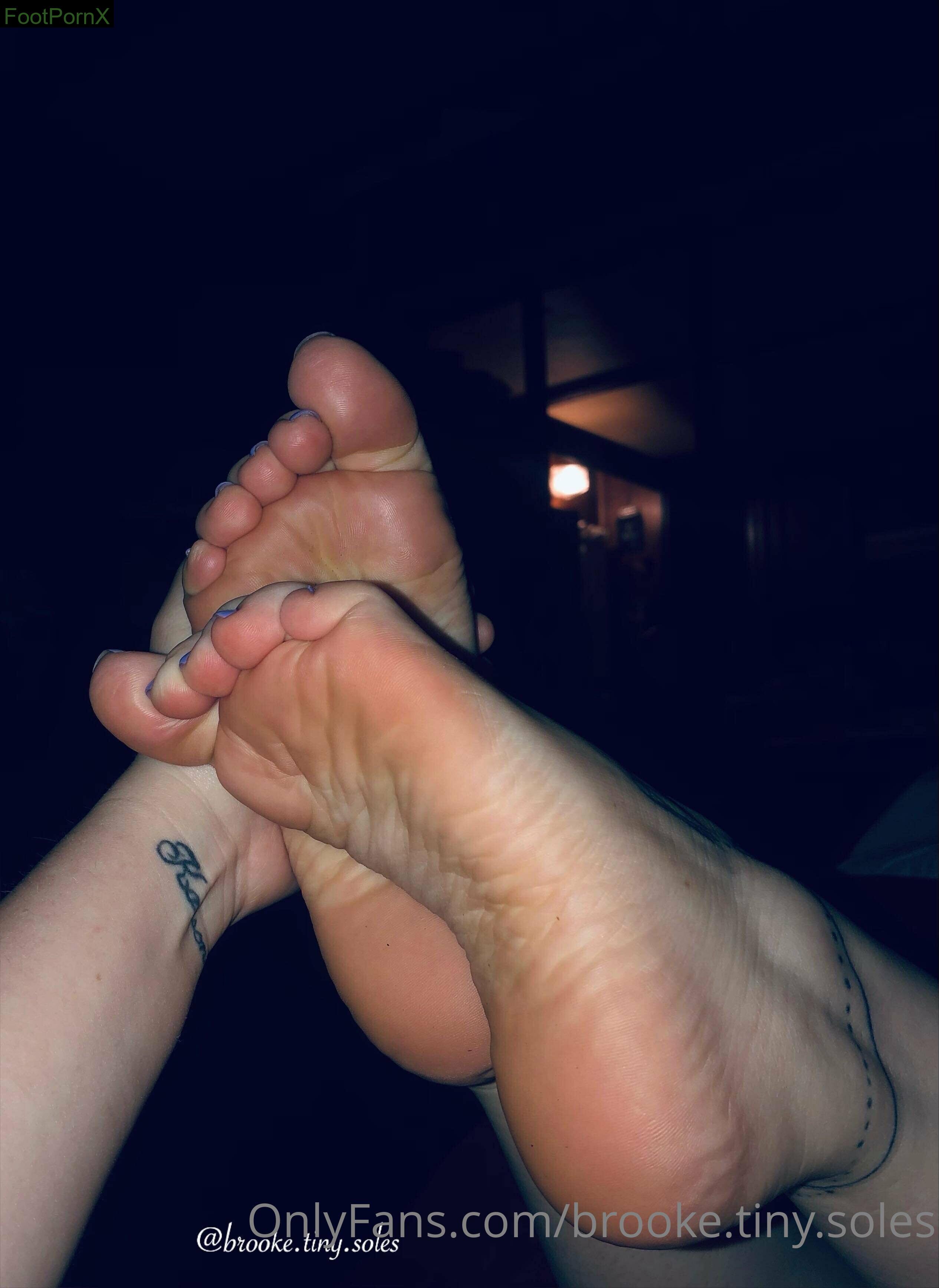 brooke.tiny.soles feet photo 2
