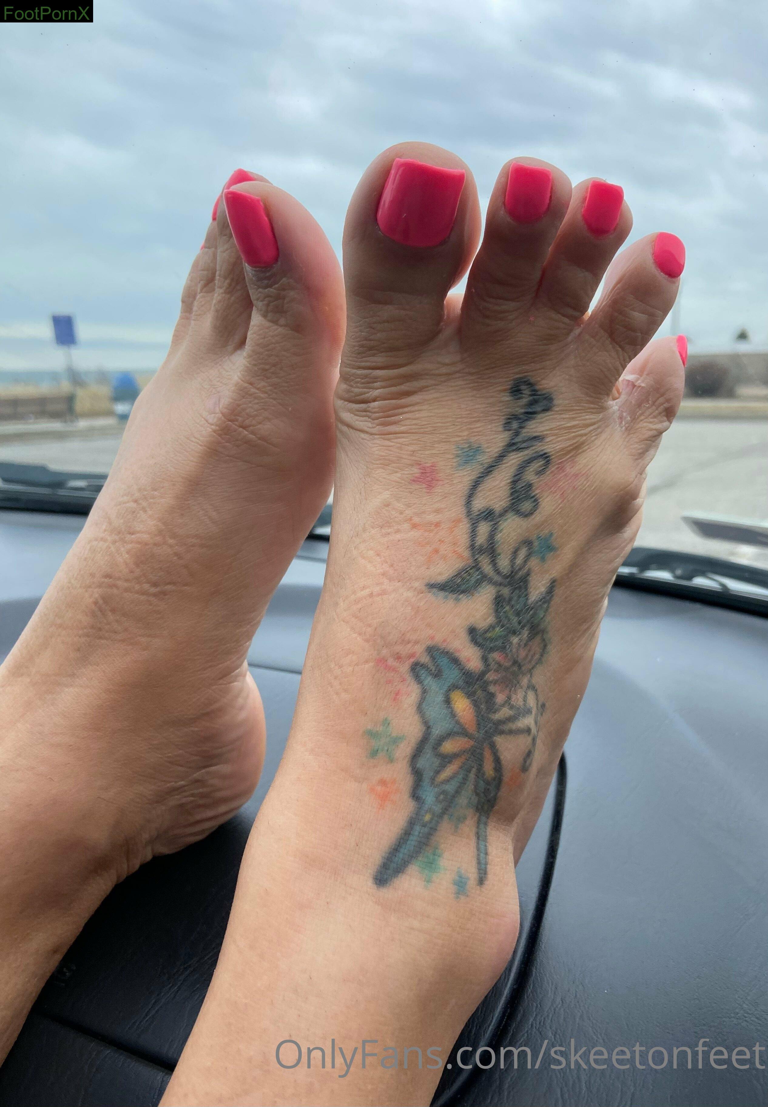 skeetonfeet feet photo 1
