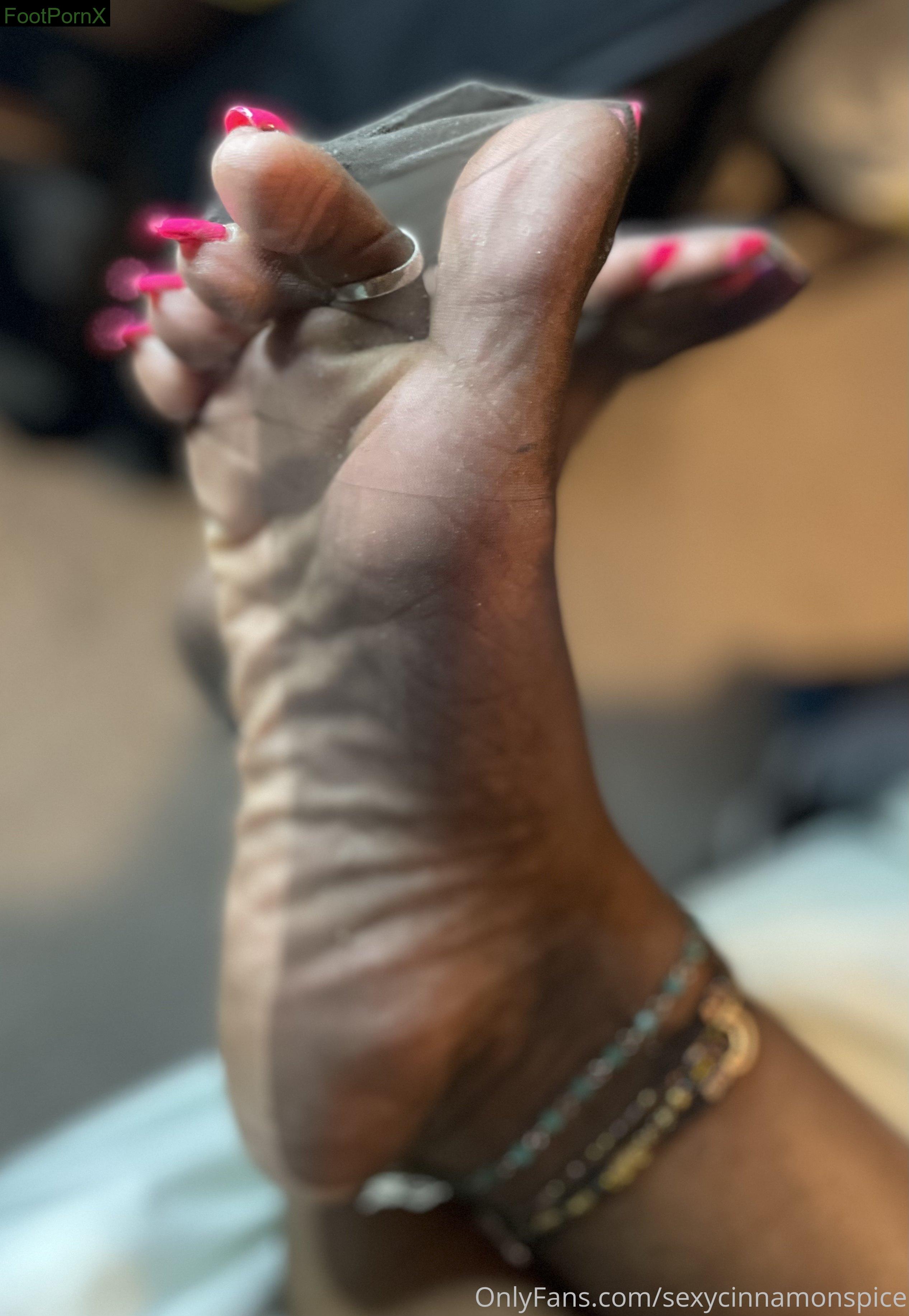 sexycinnamonspice feet photo 1