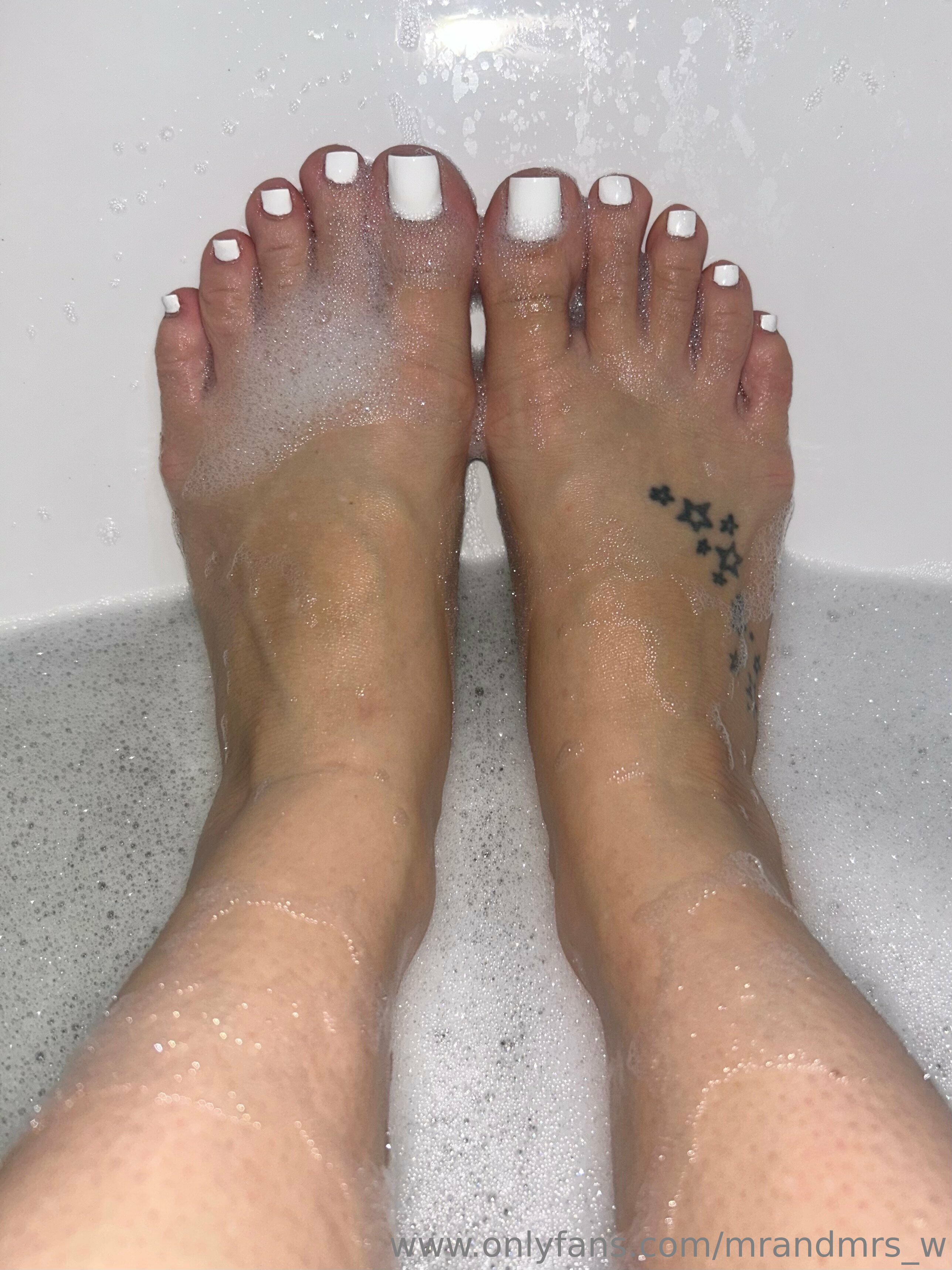 mrandmrs_w feet photo 7