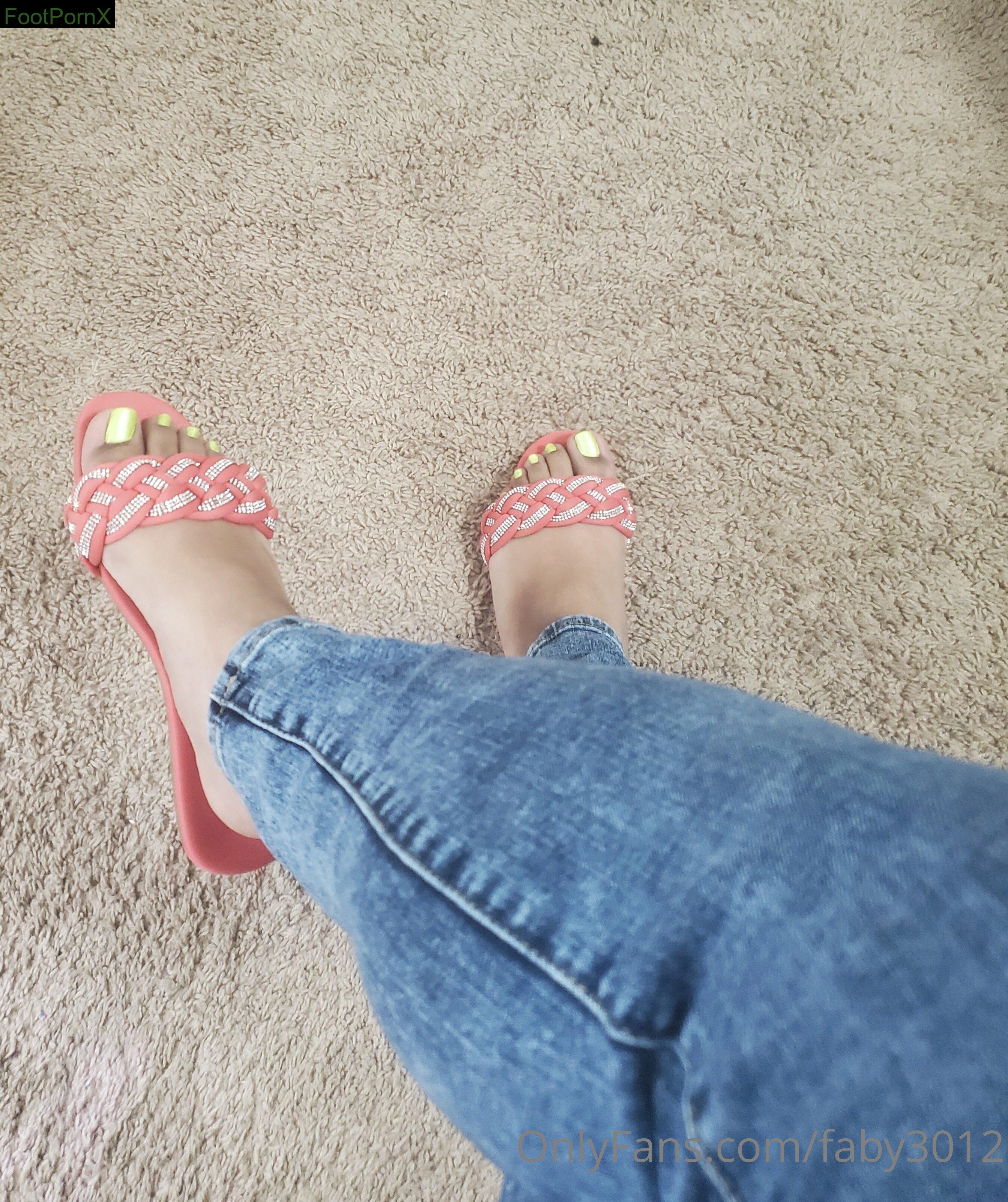 faby3012 feet photo 19