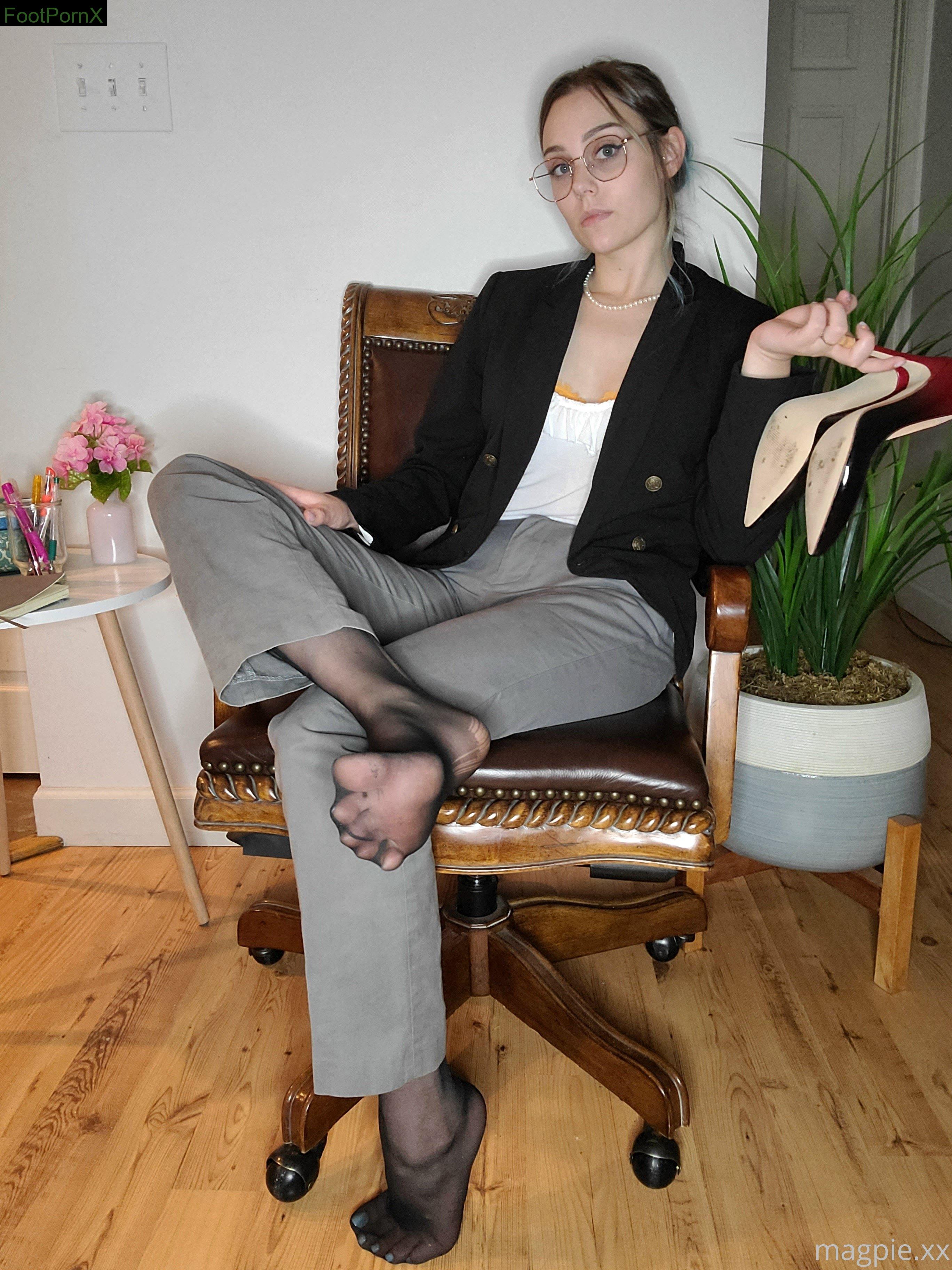 liltittypunkgf feet photo 2