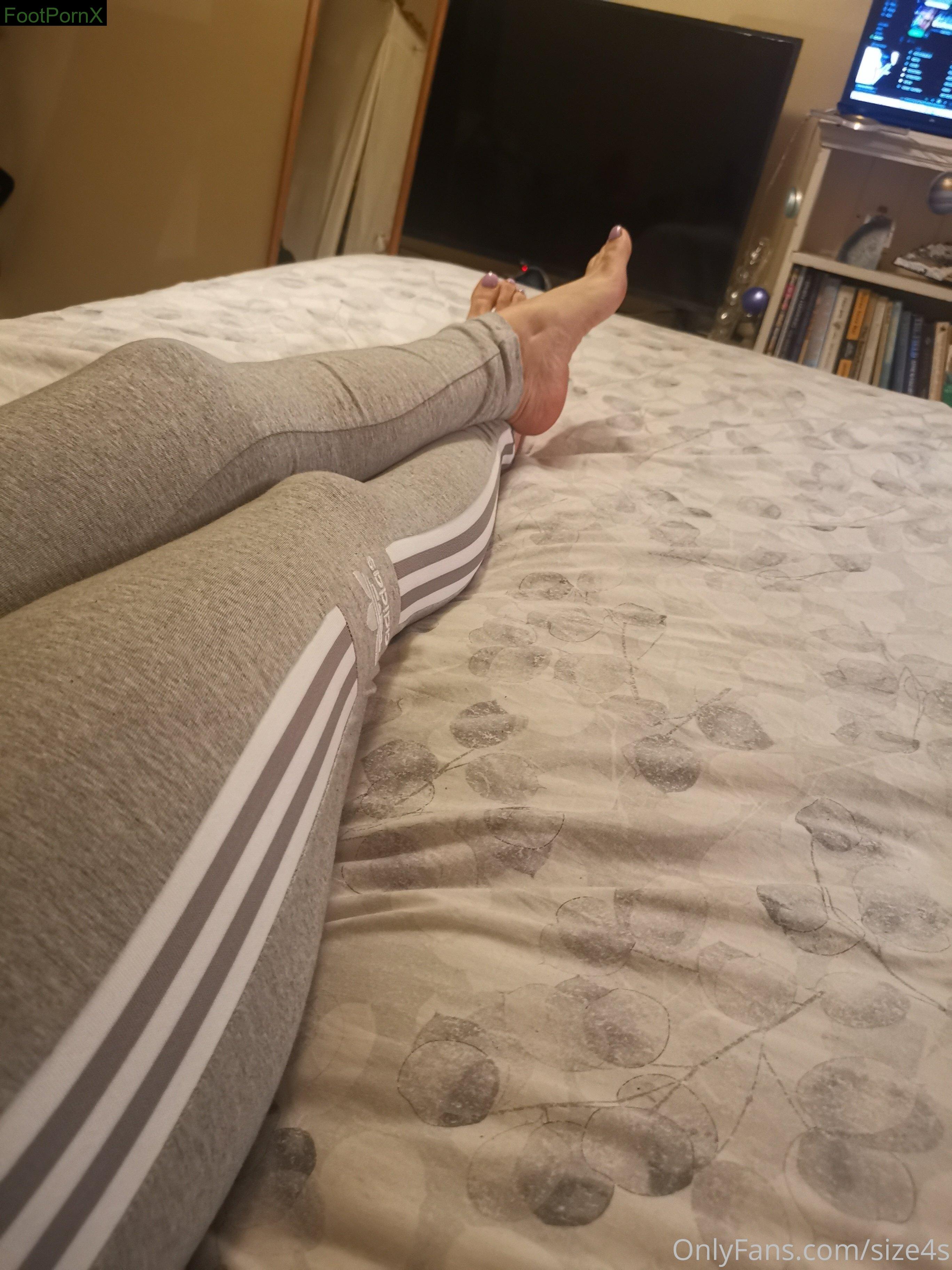 size4s feet photo 24