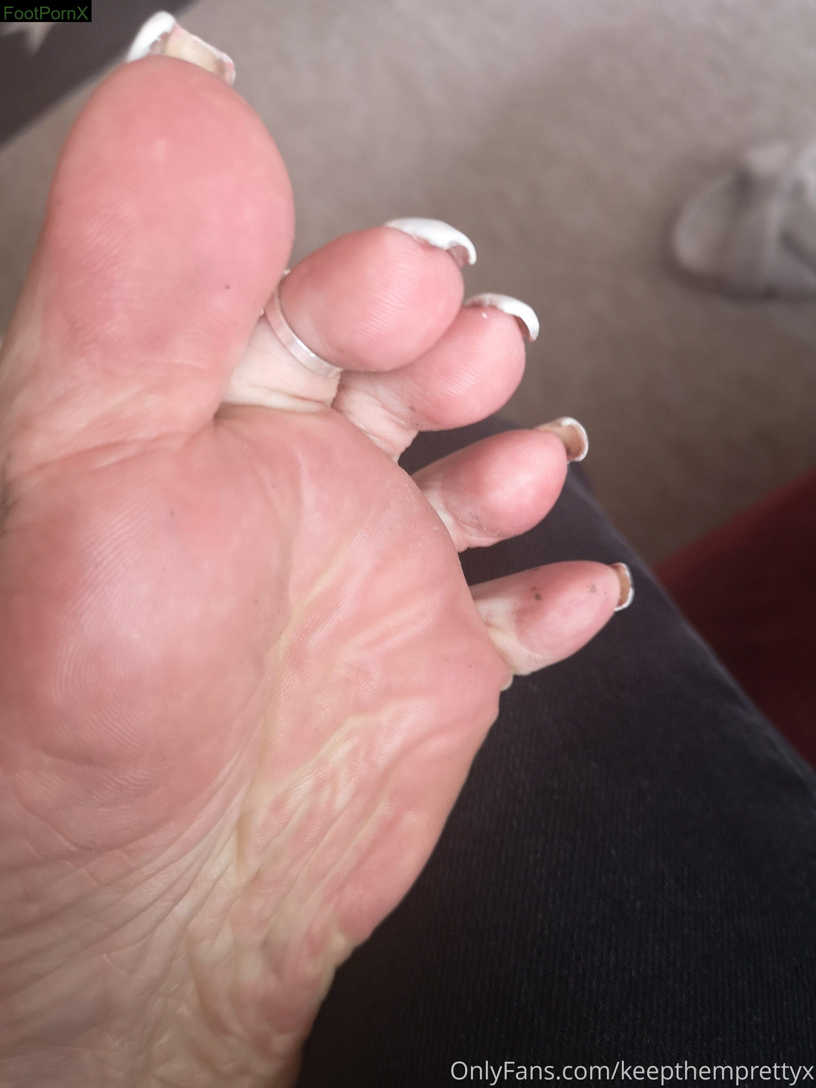 keepthemprettyx feet photo 9