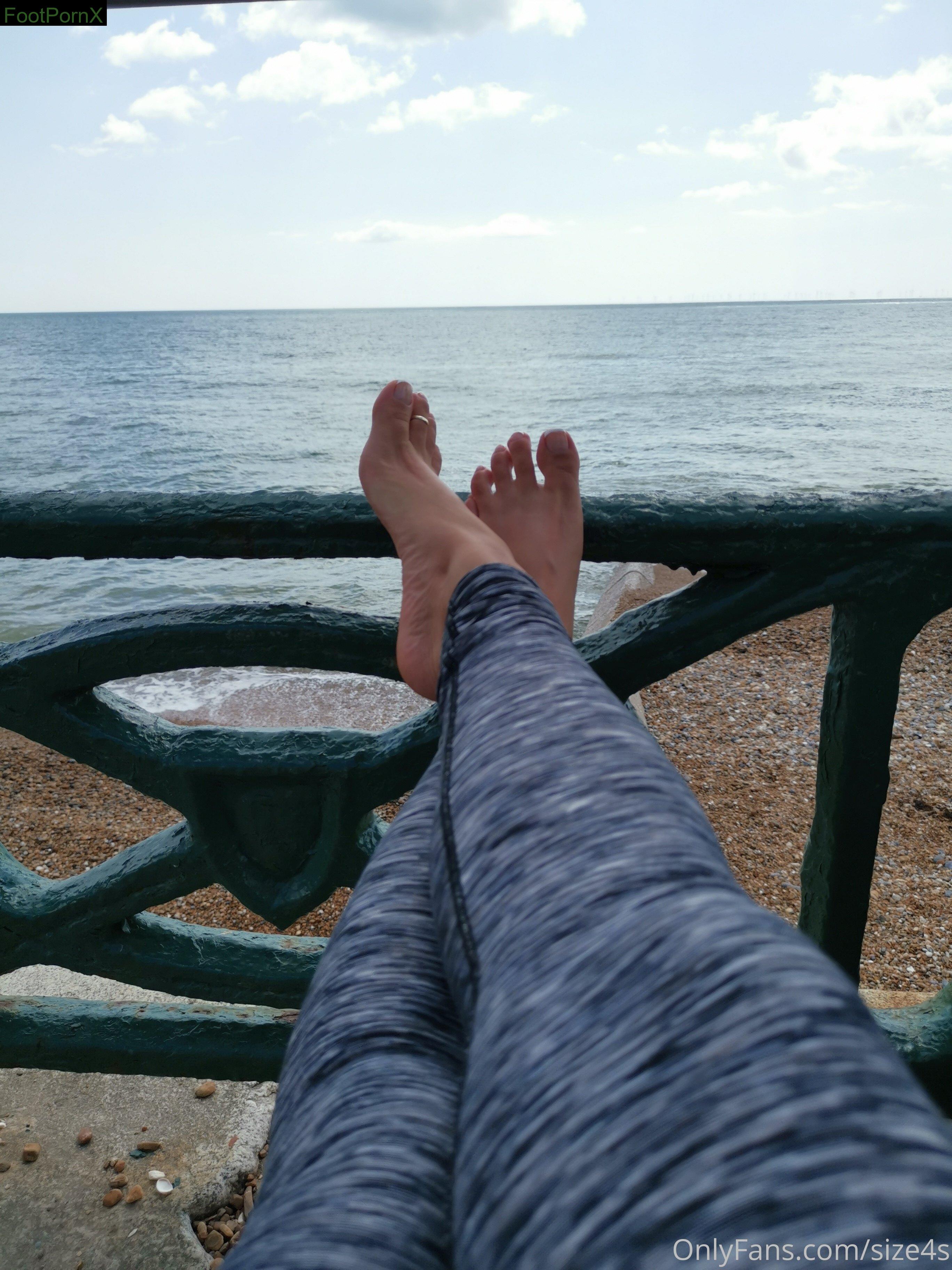 size4s feet photo 18